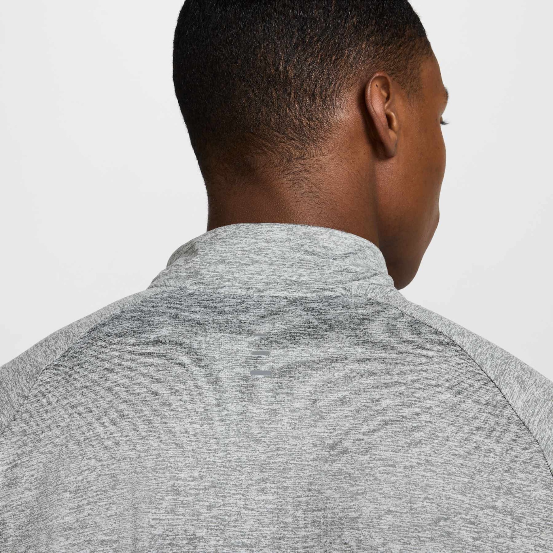 Camiseta Nike Stride Masculina - Foto 6