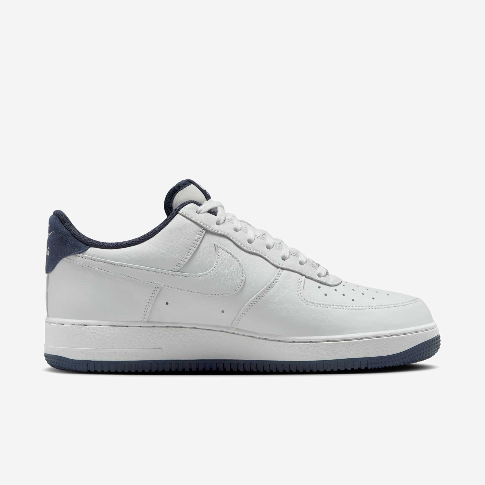 Tênis Nike Air Force 1 '07 LV8 Masculino - Foto 3