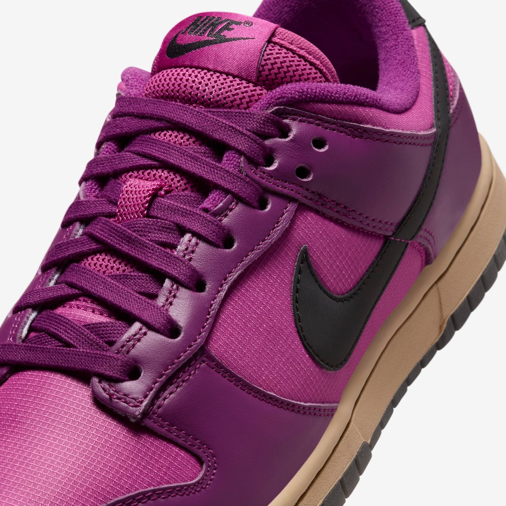 Tênis Nike Dunk Low Feminino - Foto 7