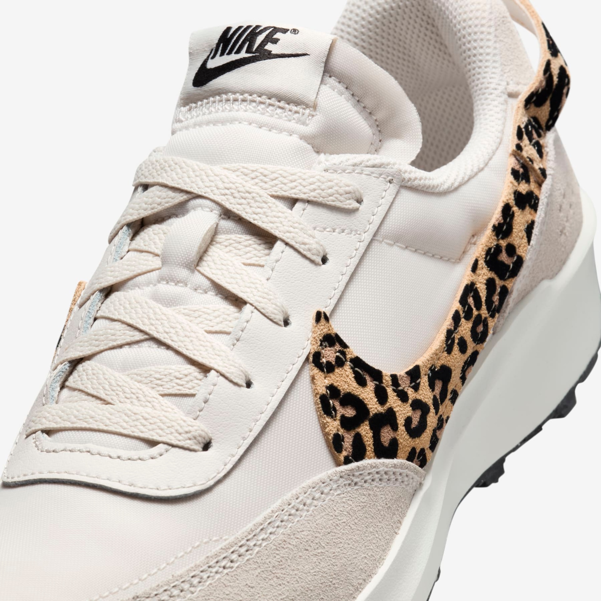 Tênis Nike Waffle Debut Feminino - Foto 7