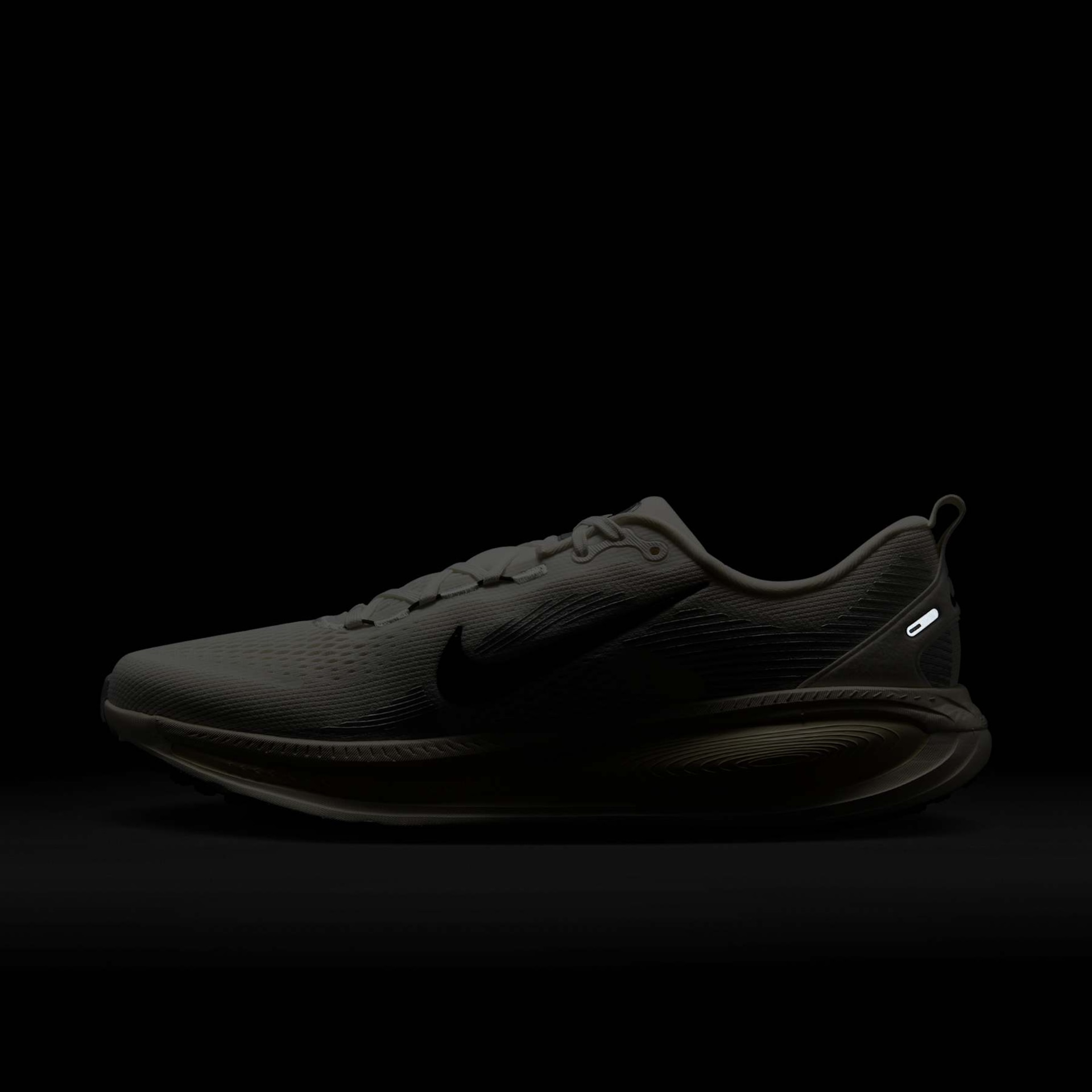 Tênis Nike Vomero 18 Masculino - Foto 11