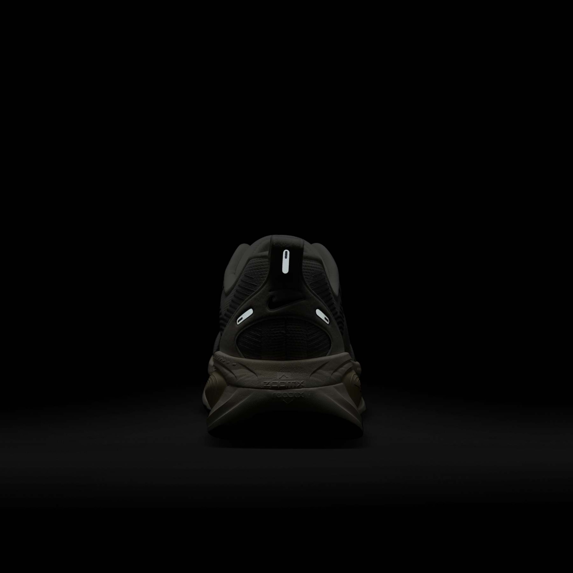 Tênis Nike Vomero 18 Masculino - Foto 11