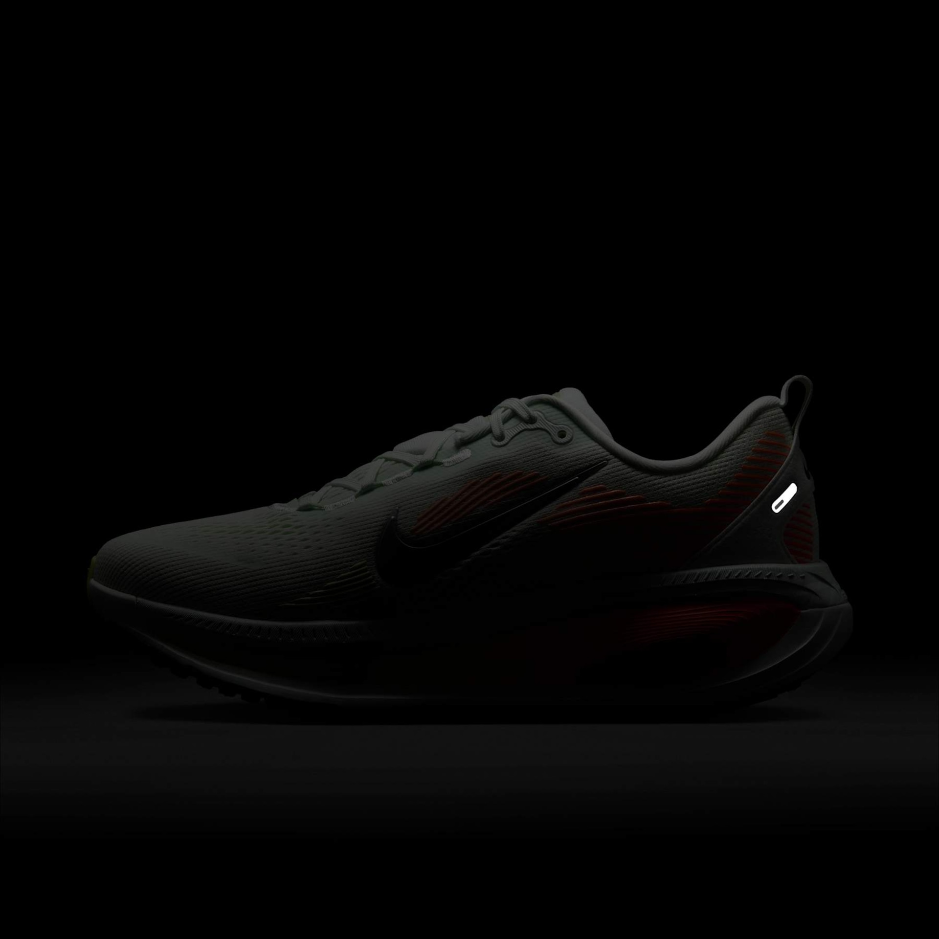 Tênis Nike Vomero 18 Masculino - Foto 11