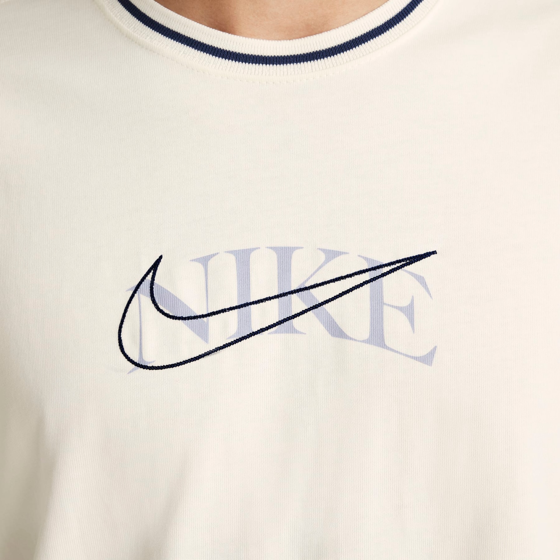 Camiseta Nike Sportswear Max90 Unissex - Foto 4