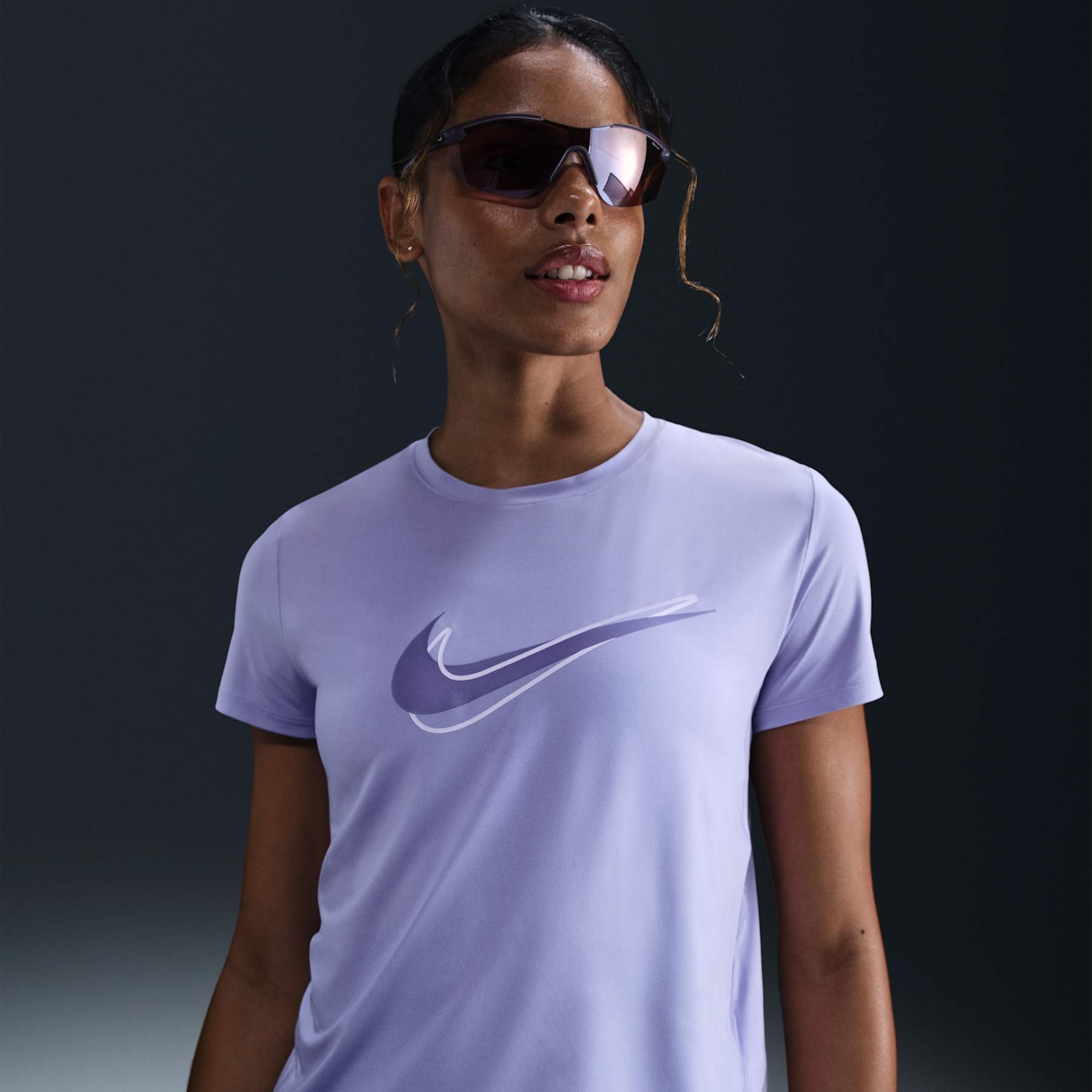 Camiseta Nike One Swoosh Feminina - Foto 1