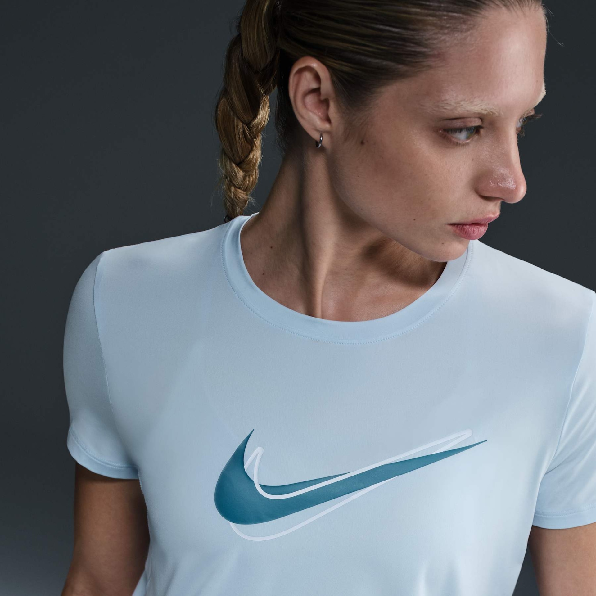 Camiseta Nike One Swoosh Feminina - Foto 3