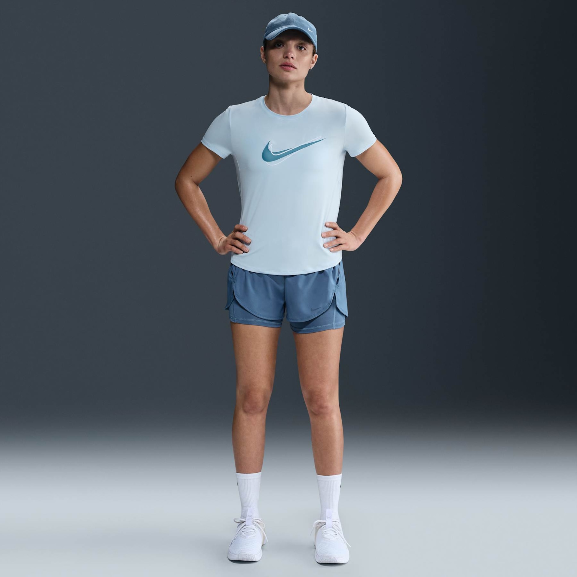 Camiseta Nike One Swoosh Feminina - Foto 4