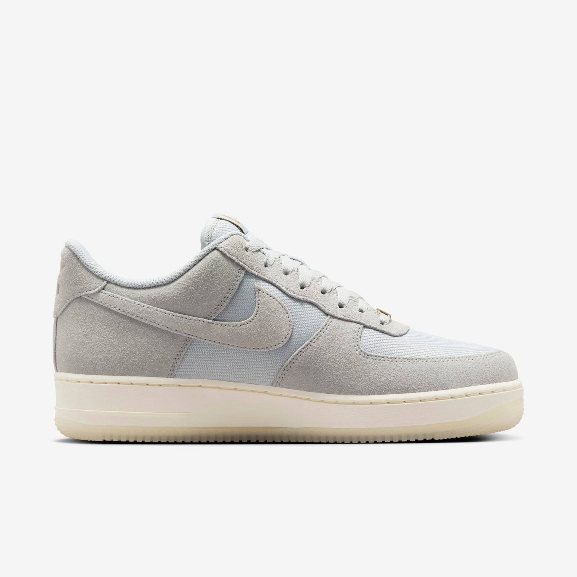 Tênis Nike Air Force 1 '07 LV8 Unissex - Foto 3