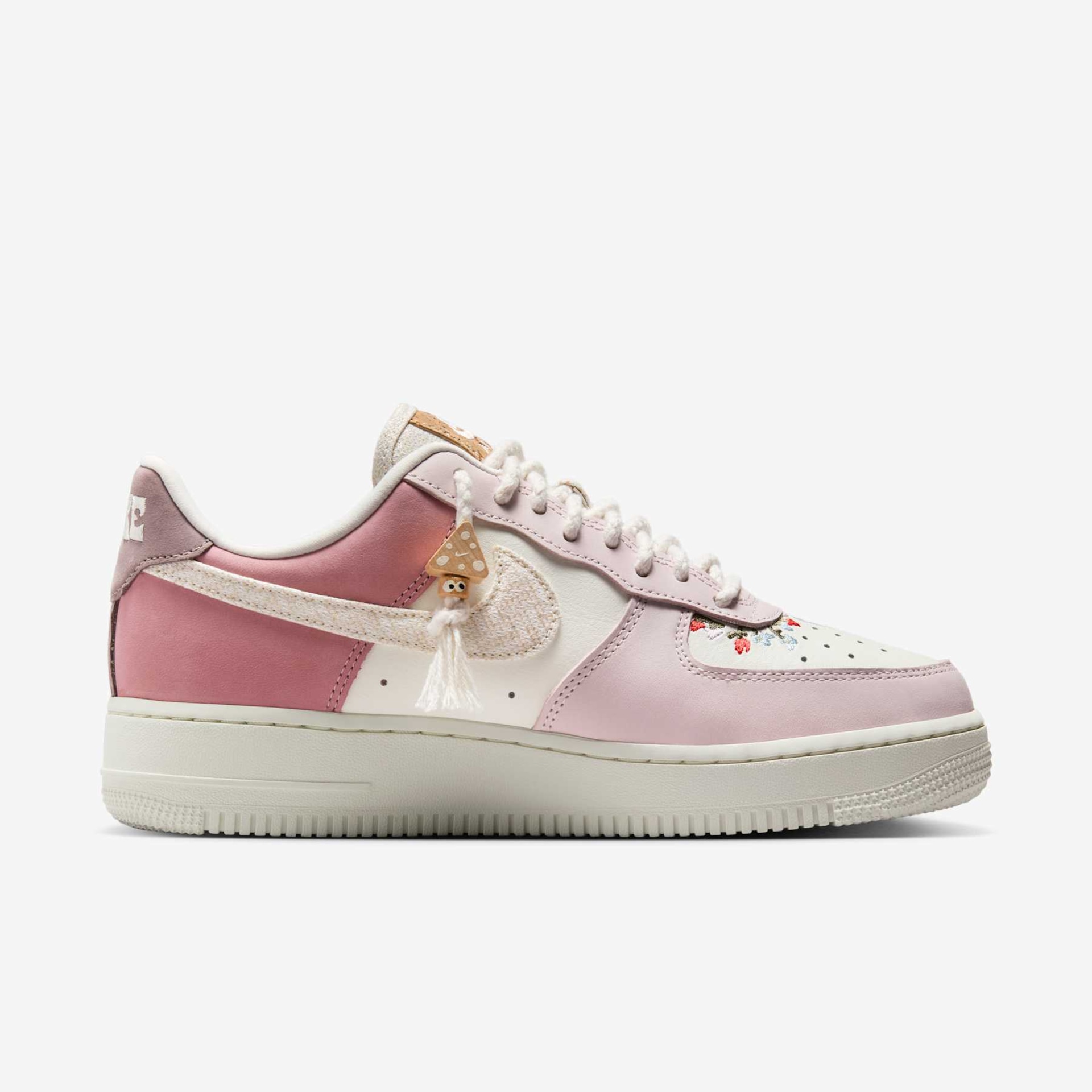 Tênis Nike Air Force 1 '07 LX Feminino - Foto 3