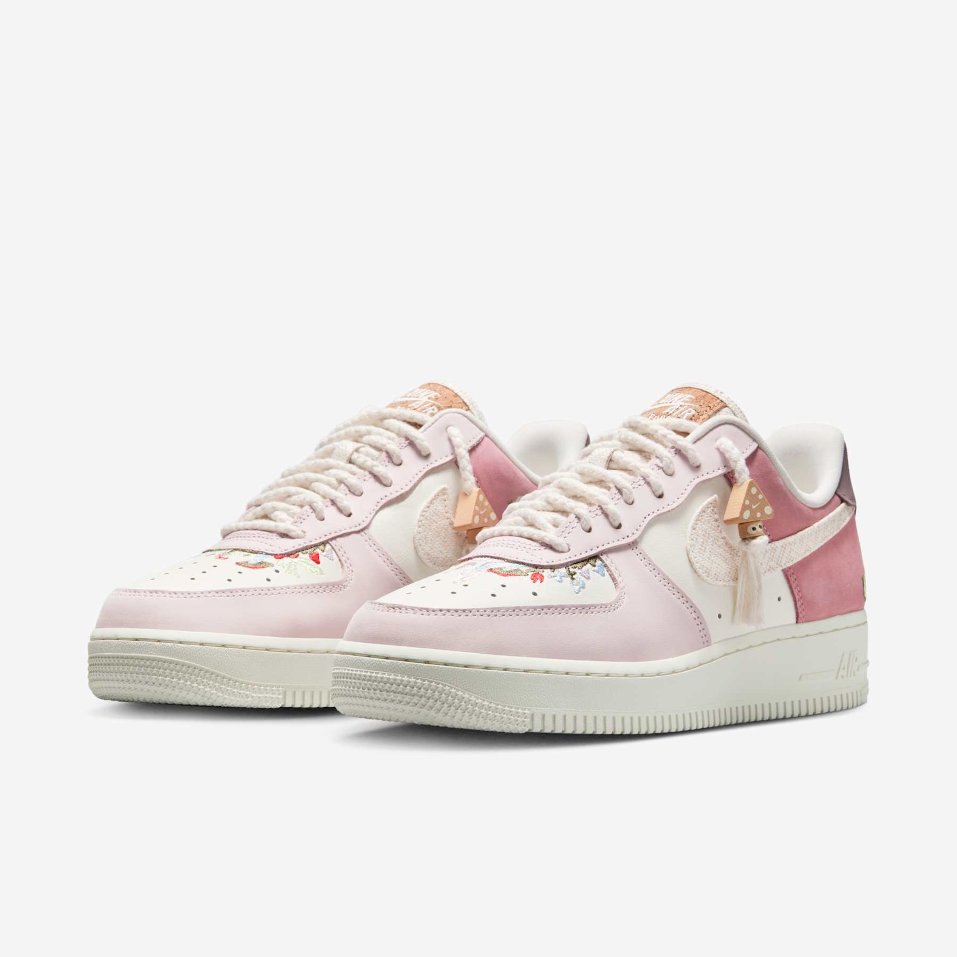 Tênis Nike Air Force 1 '07 LX Feminino - Foto 5