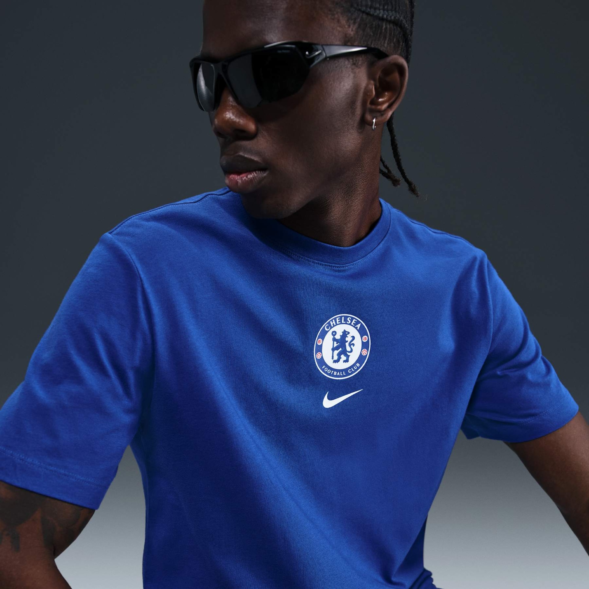 Camiseta Nike Chelsea Crest Masculina - Foto 5