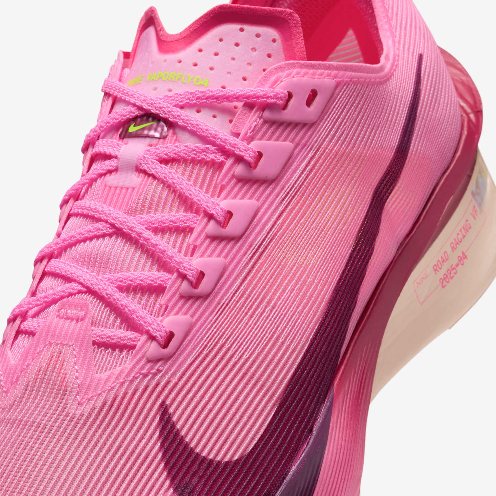 Tênis Nike ZoomX VaporFly 4 Feminino - Foto 7