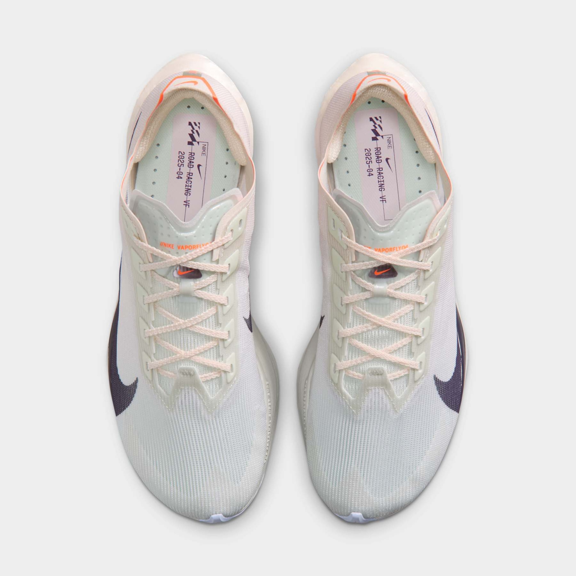 Tênis Nike ZoomX VaporFly 4 Feminino - Foto 4