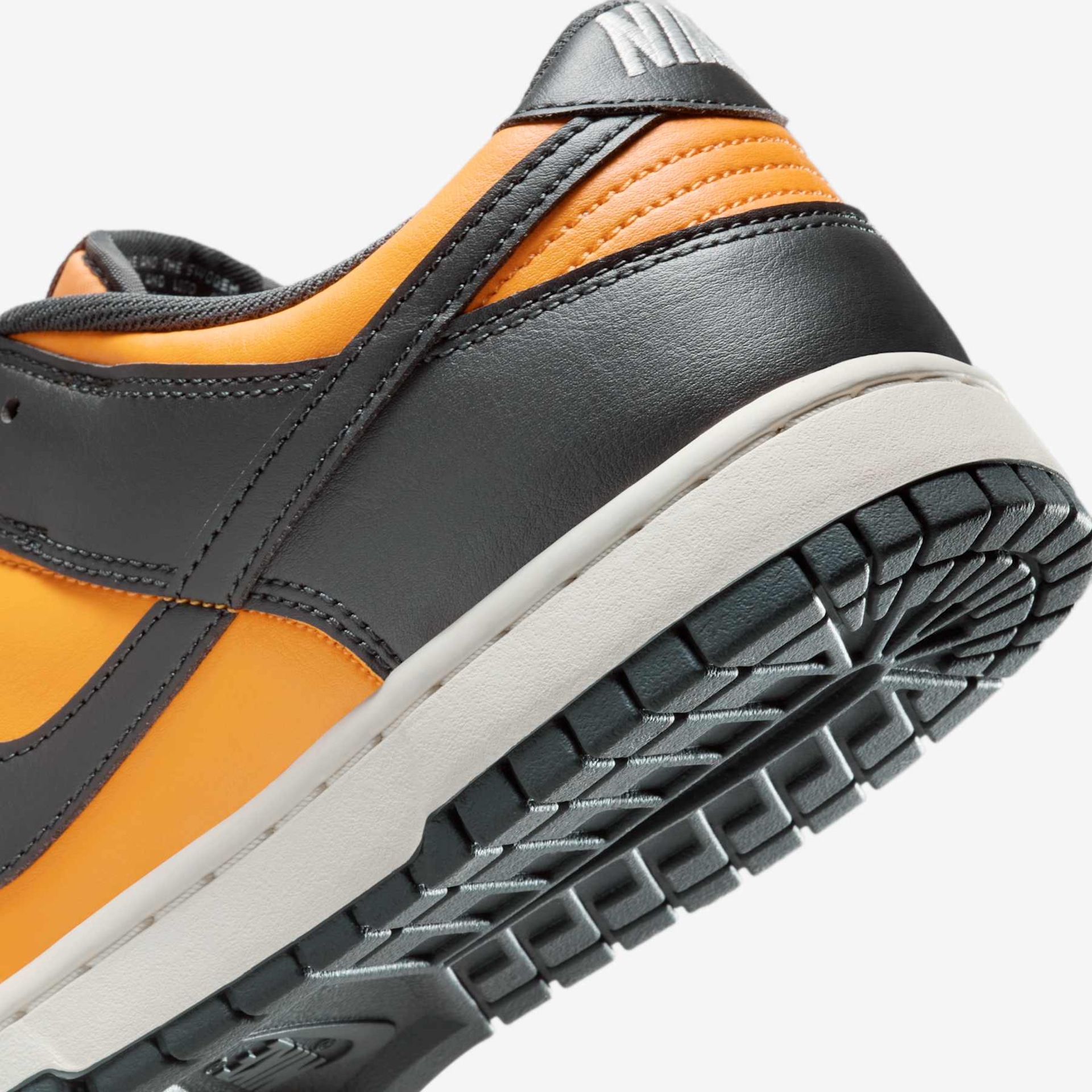 Tênis Nike Dunk Low Retro Masculino - Foto 8