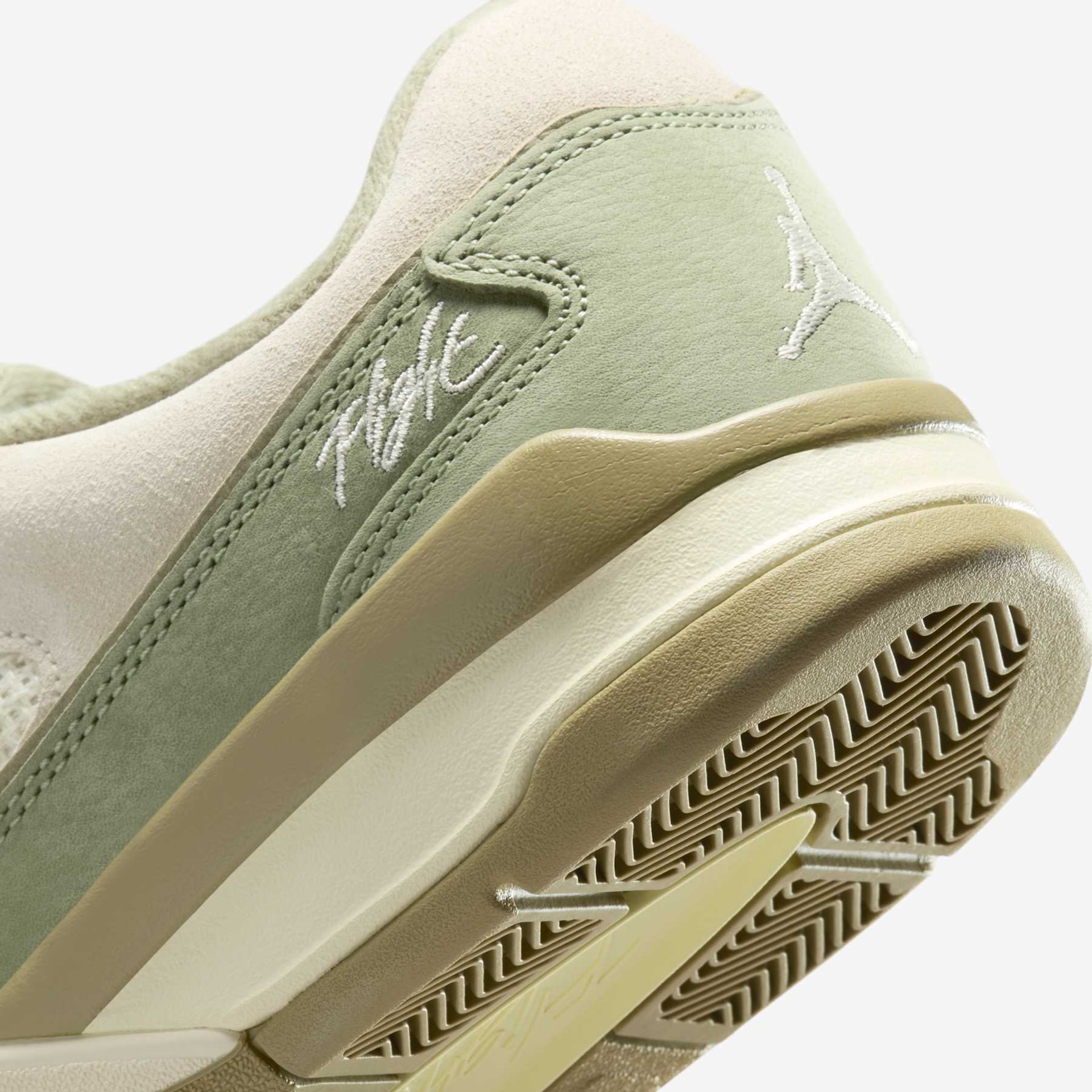 Tênis Jordan Fight Court Feminino - Foto 8