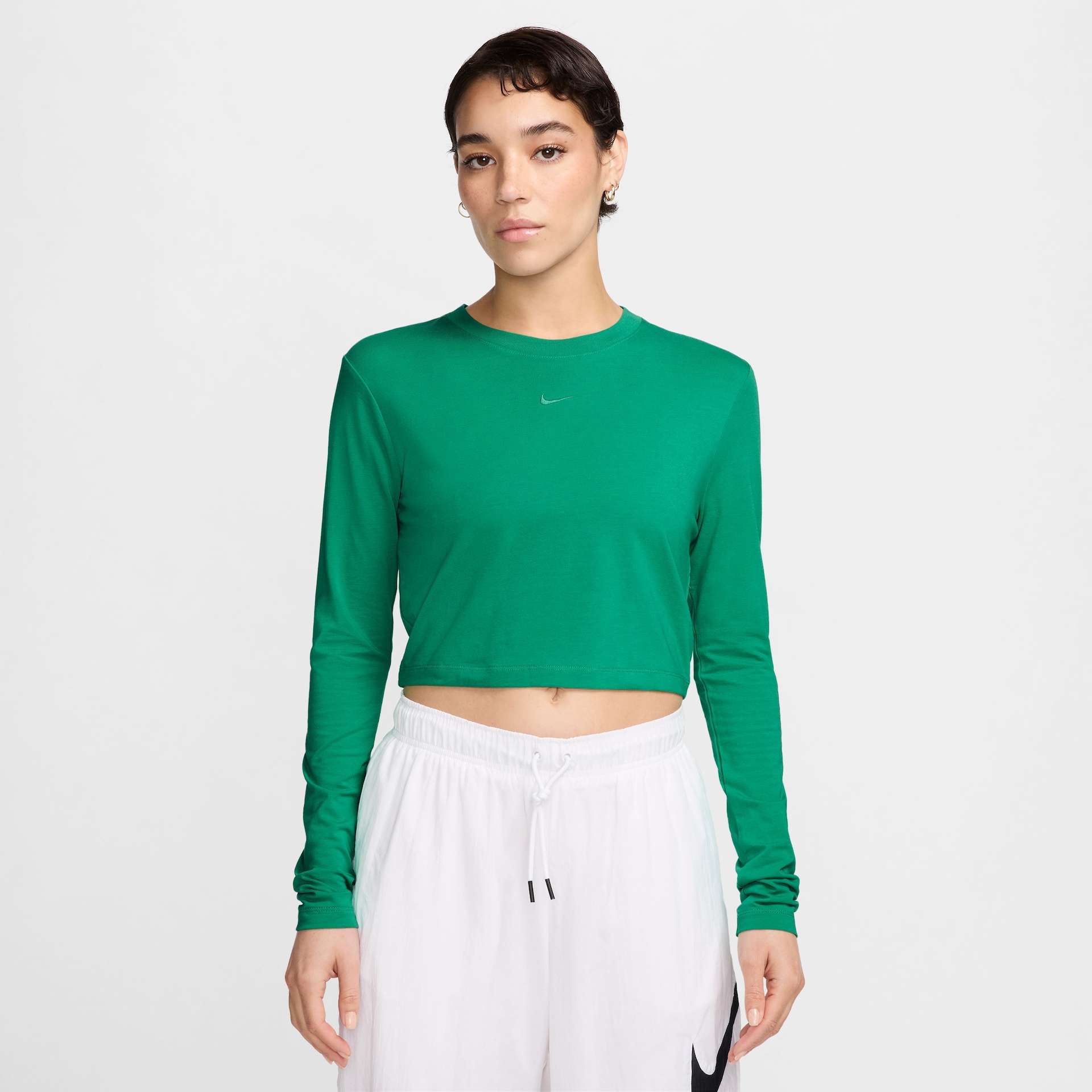 Camiseta Nike Sportswear Cropped Chill Knit Feminina - Foto 1