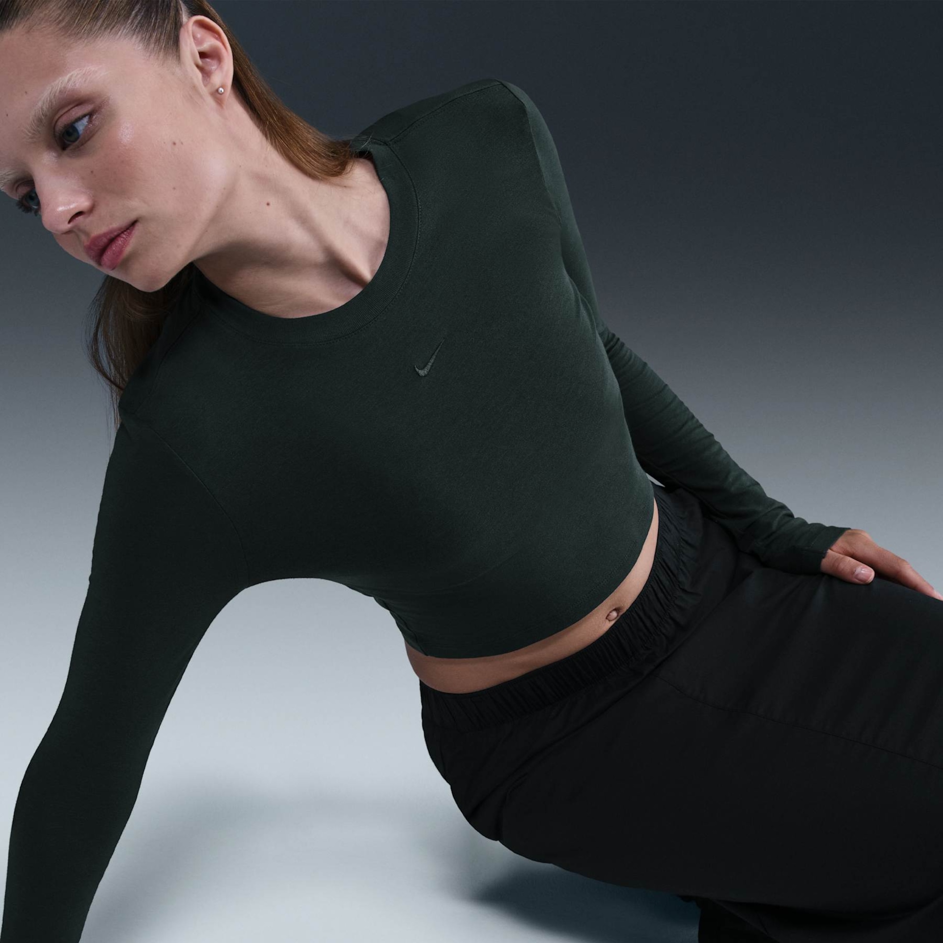 Camiseta Nike Sportswear Cropped Chill Knit Feminina - Foto 3