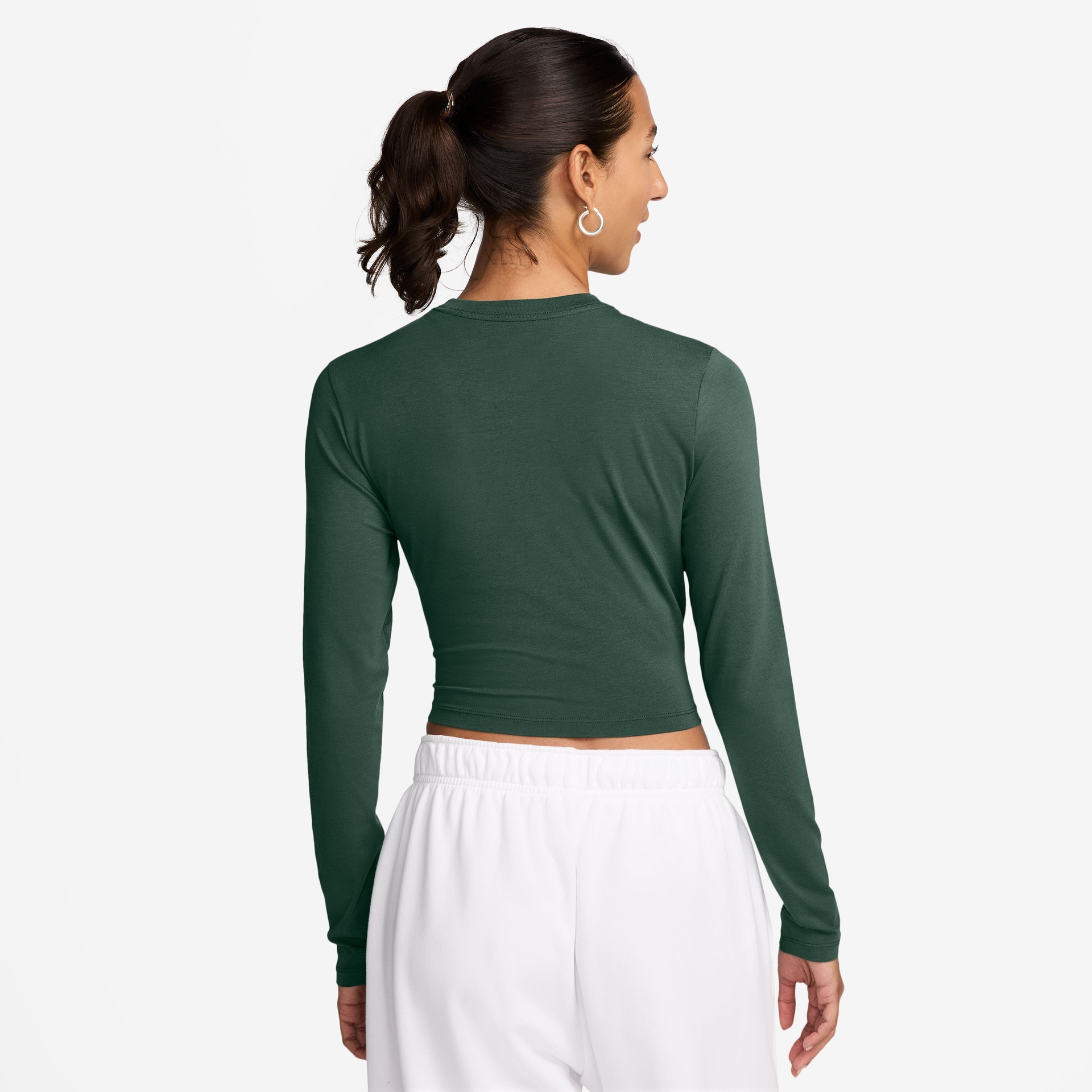 Camiseta Nike Sportswear Cropped Chill Knit Feminina - Foto 2