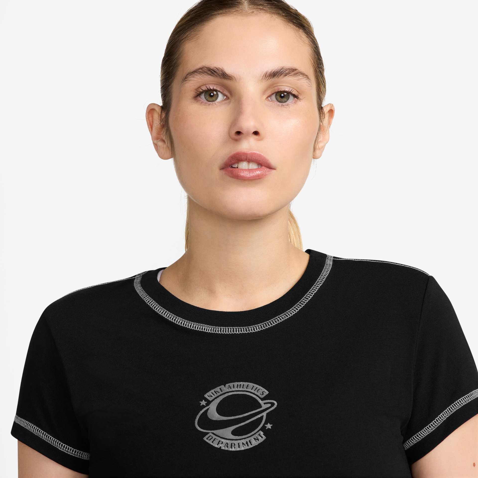 Camiseta Nike Sportswear Chil Knit Feminina - Foto 3