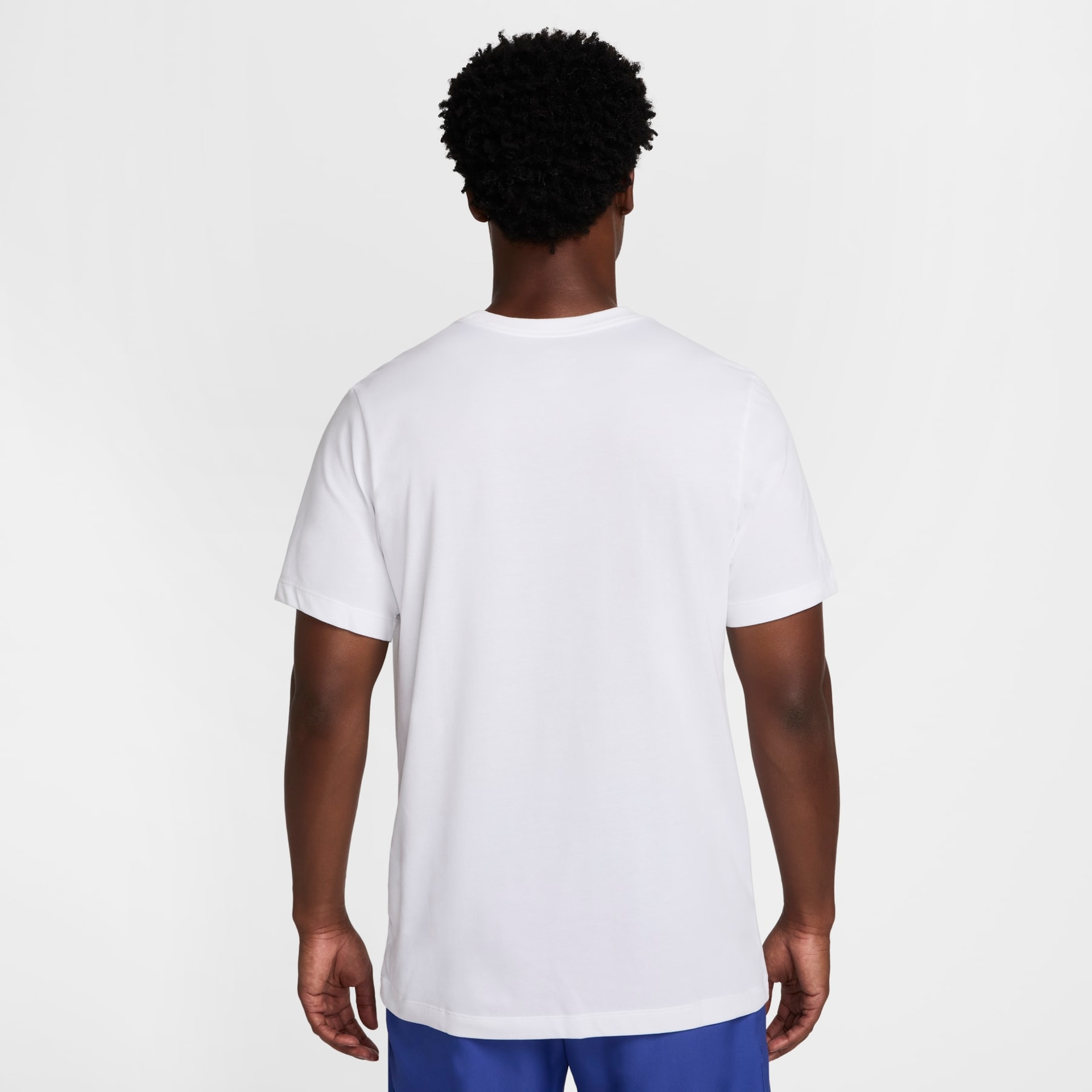 Camiseta NikeCourt Dri-FIT Masculina - Foto 2