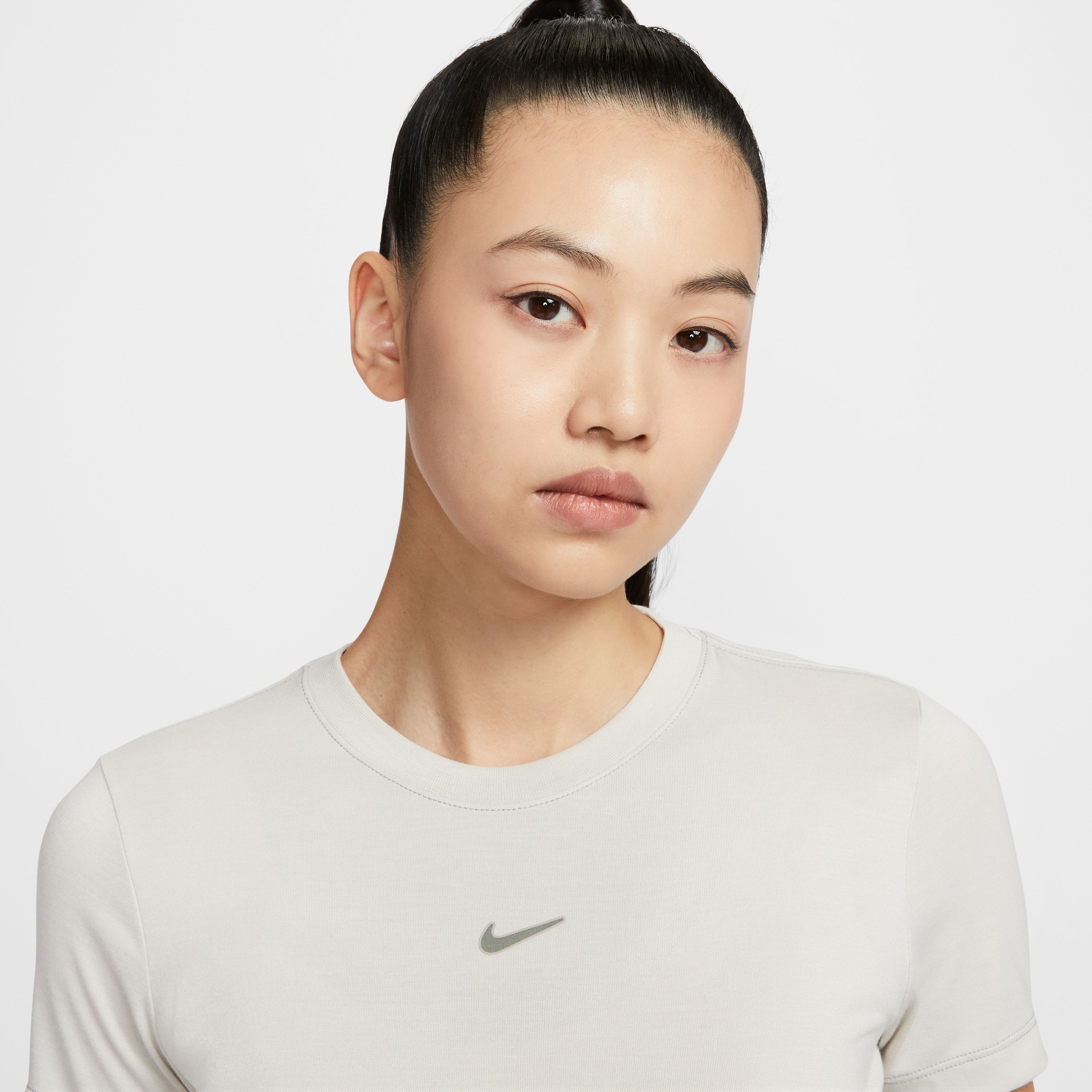 Camiseta Nike Sportswear Cropped Slim Feminina - Foto 3