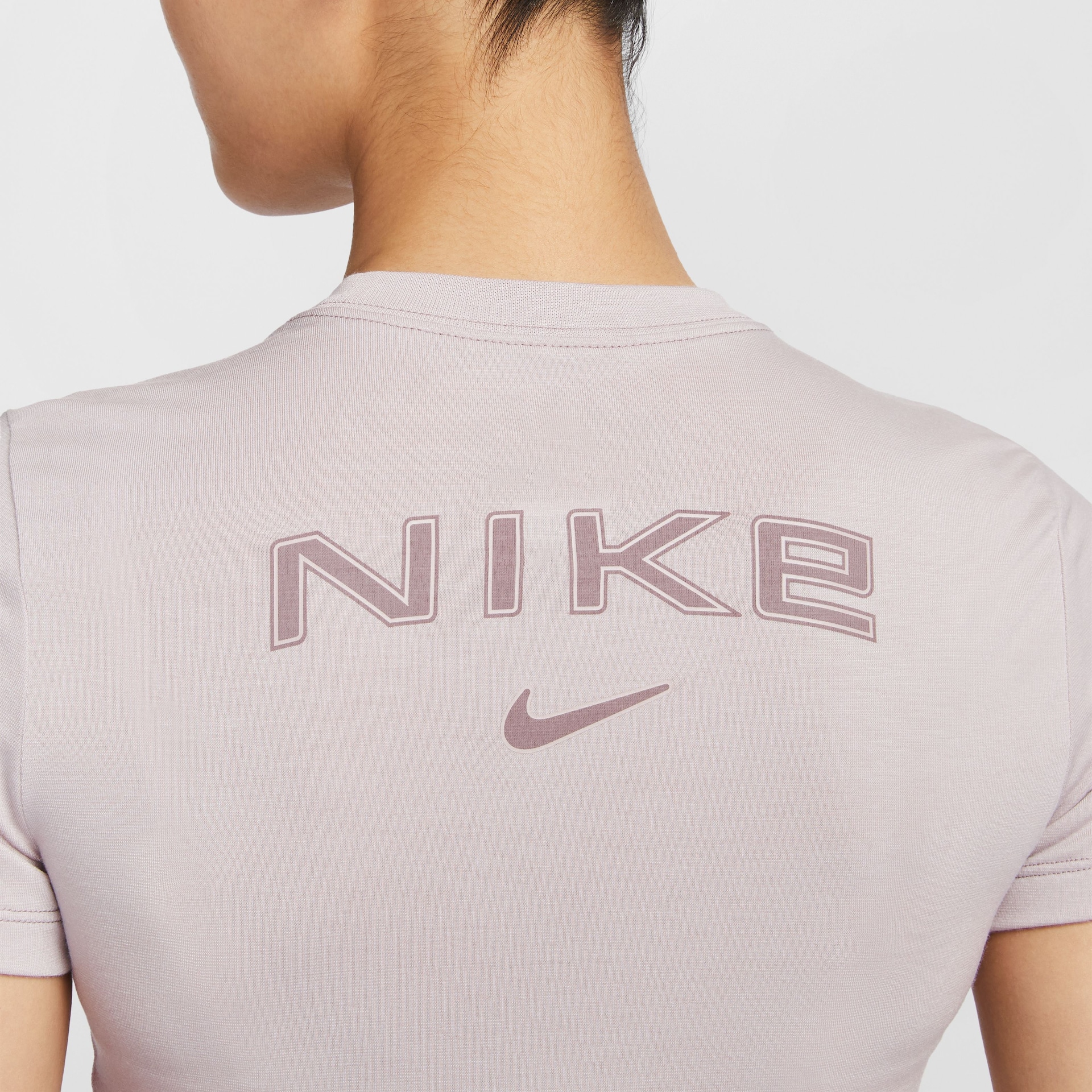 Camiseta Nike Sportswear Cropped Slim Feminina - Foto 5