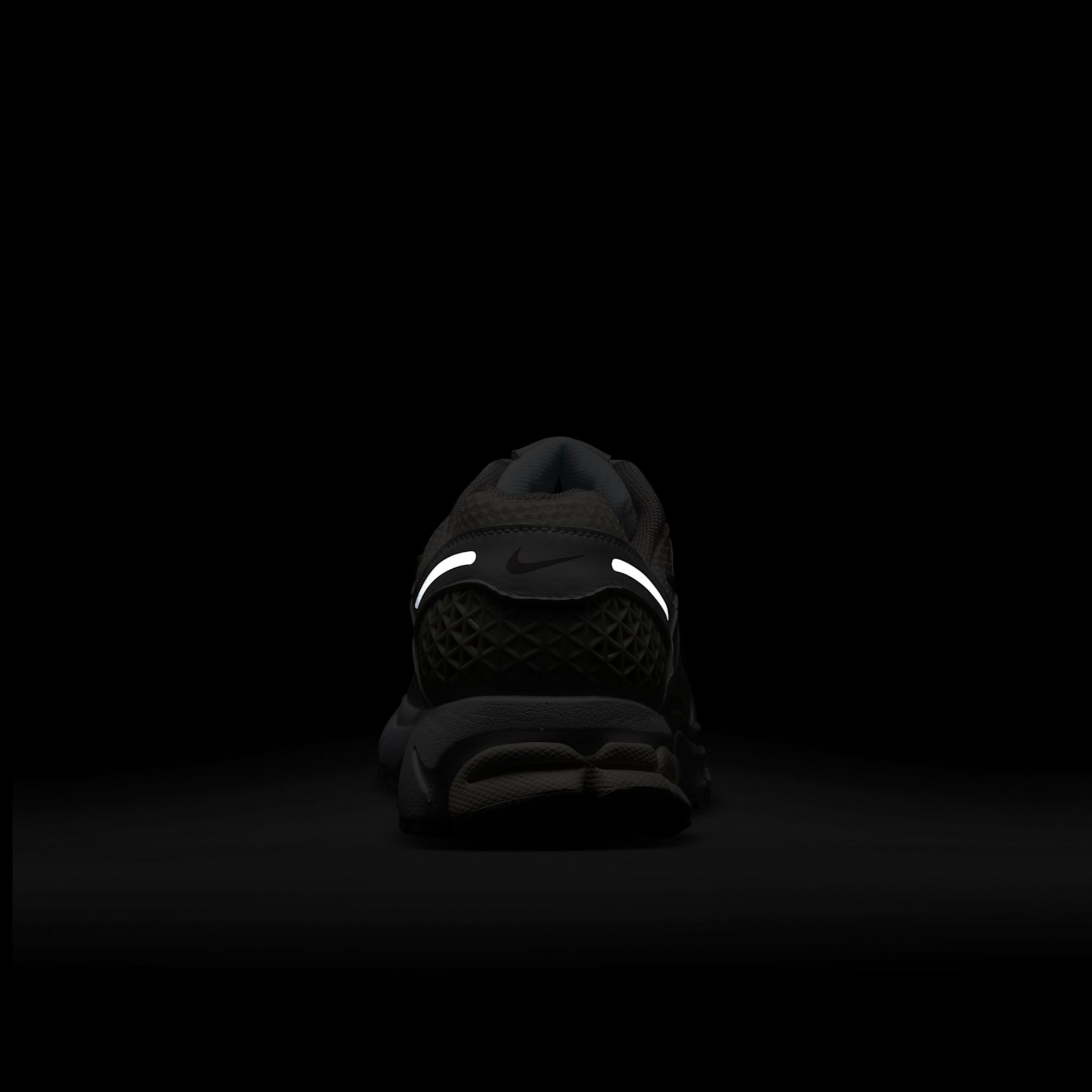 Tênis Nike Zoom Vomero 5 Feminino - Foto 10