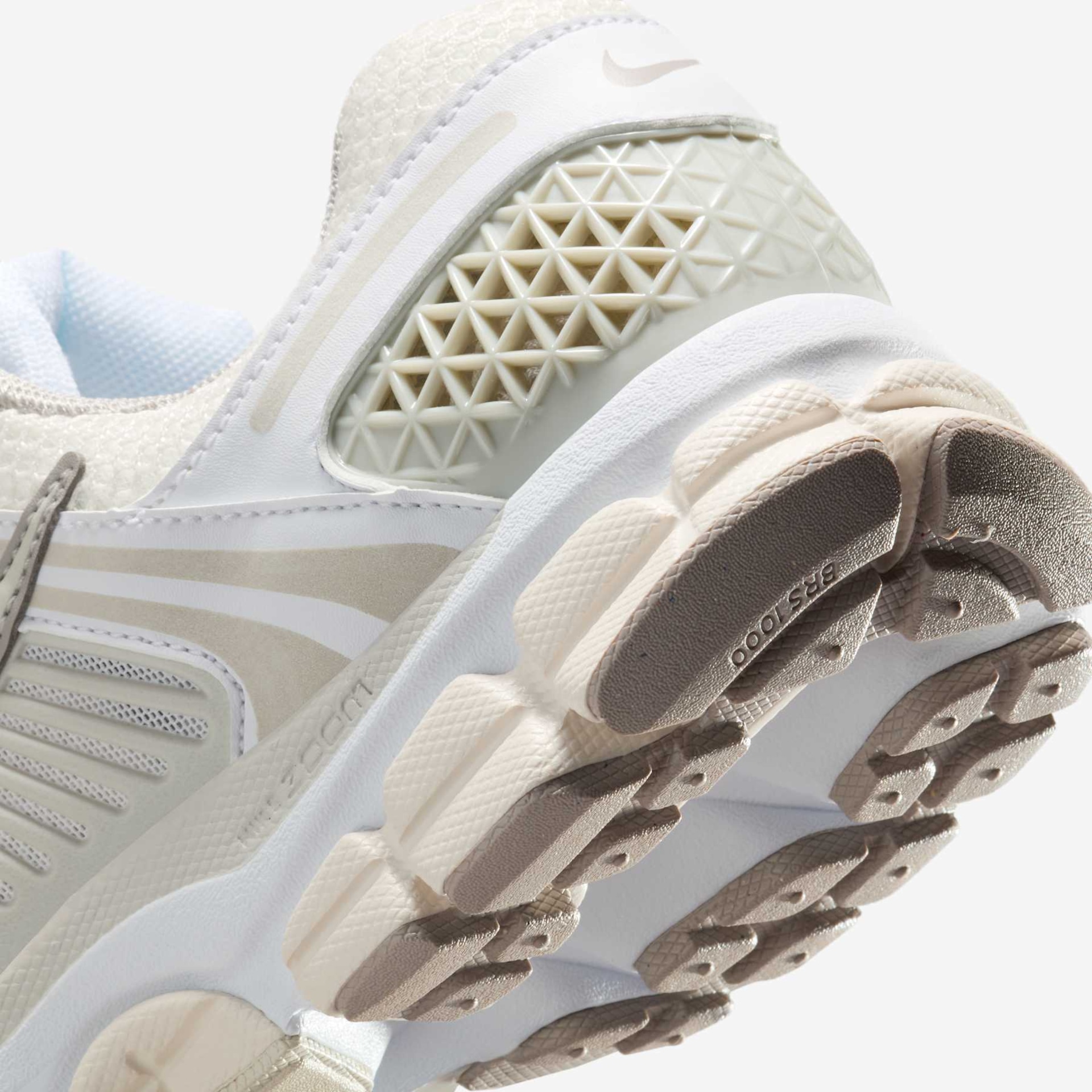 Tênis Nike Zoom Vomero 5 Feminino - Foto 8