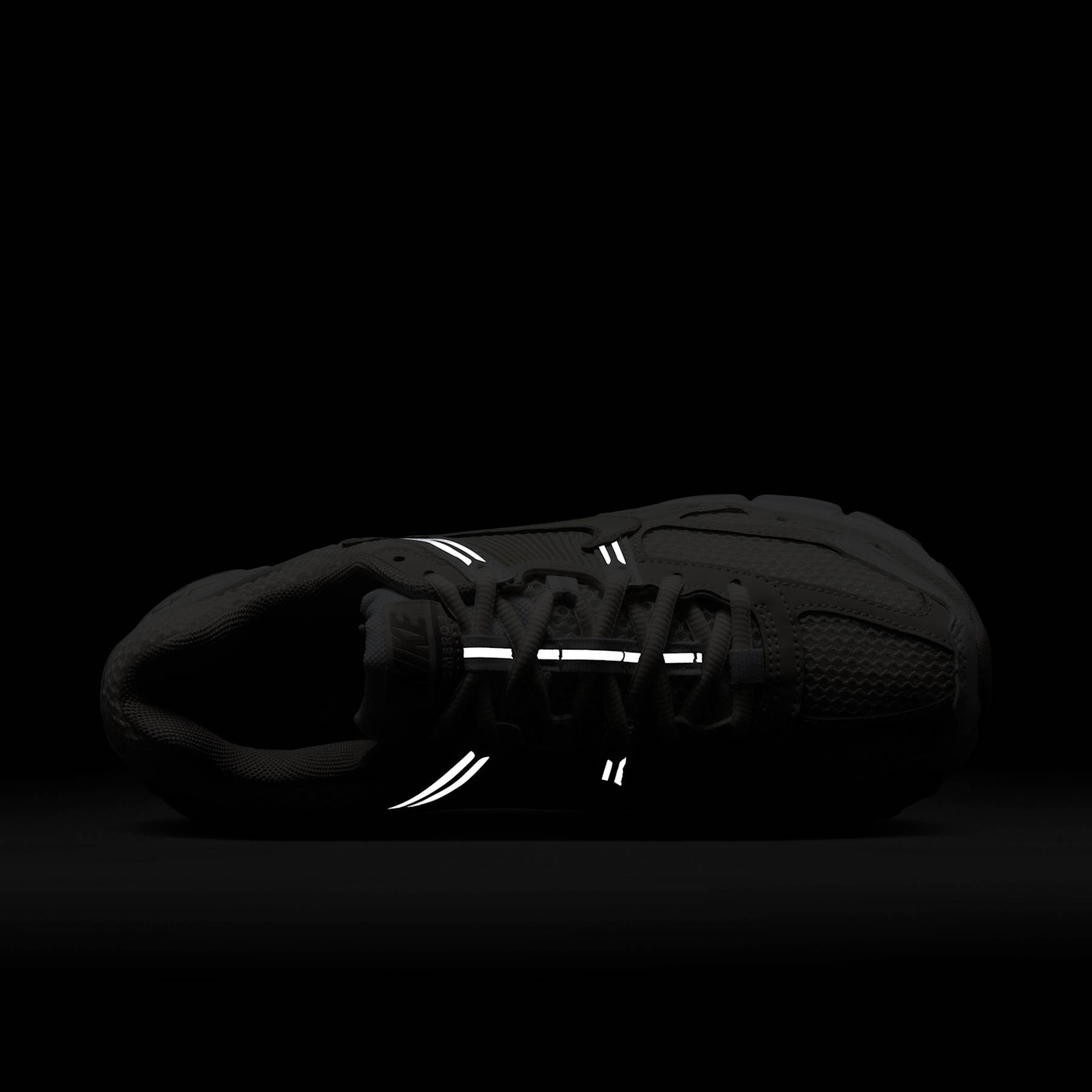 Tênis Nike Zoom Vomero 5 Feminino - Foto 9