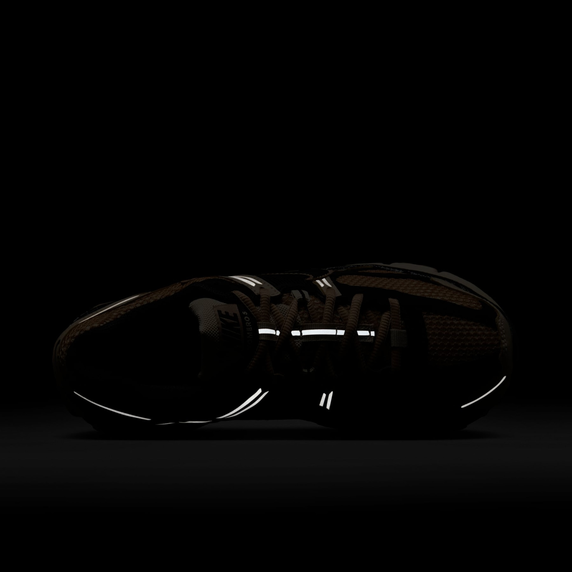 Tênis Nike Zoom Vomero 5 Feminino - Foto 9