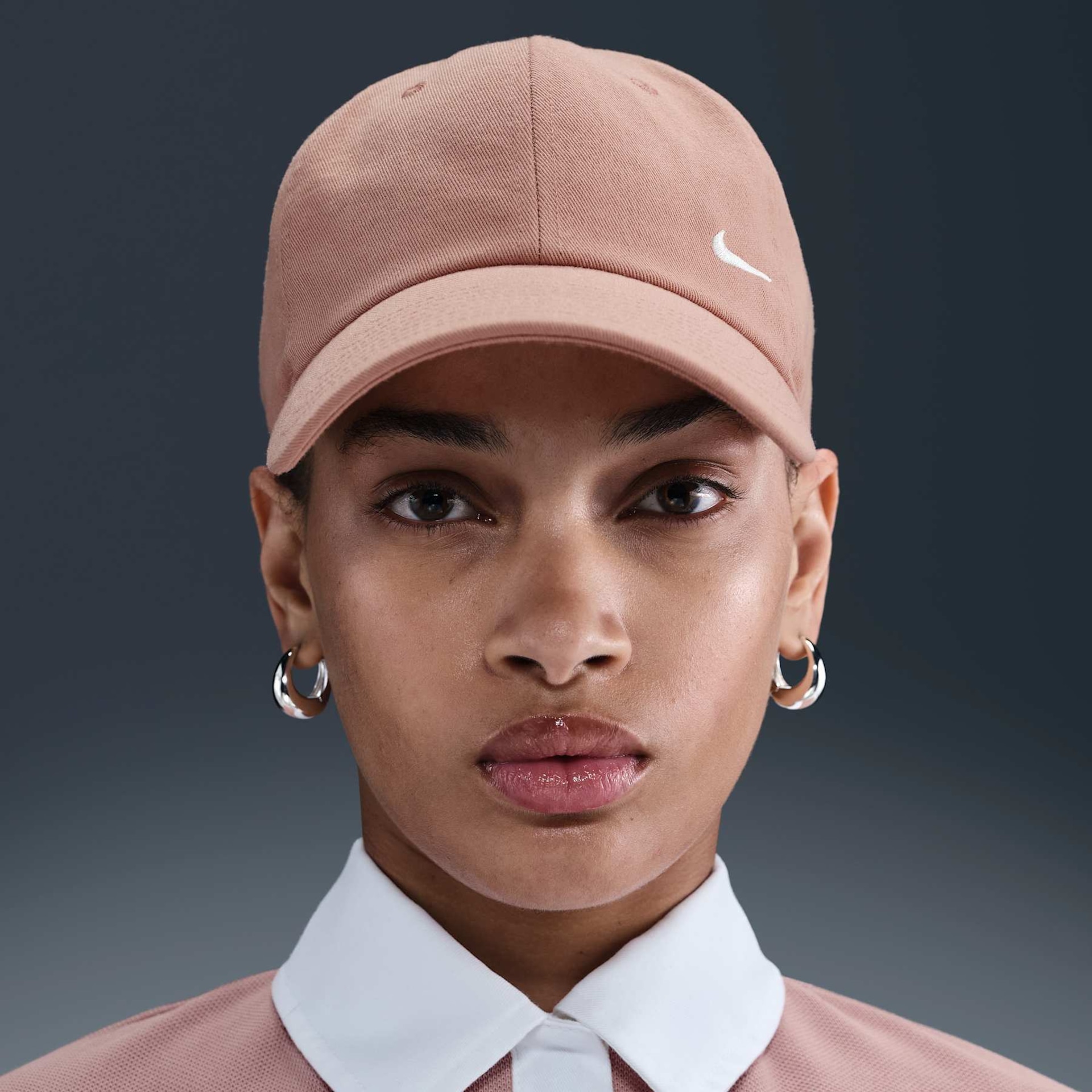 Boné Nike Club Swoosh Unissex - Foto 1