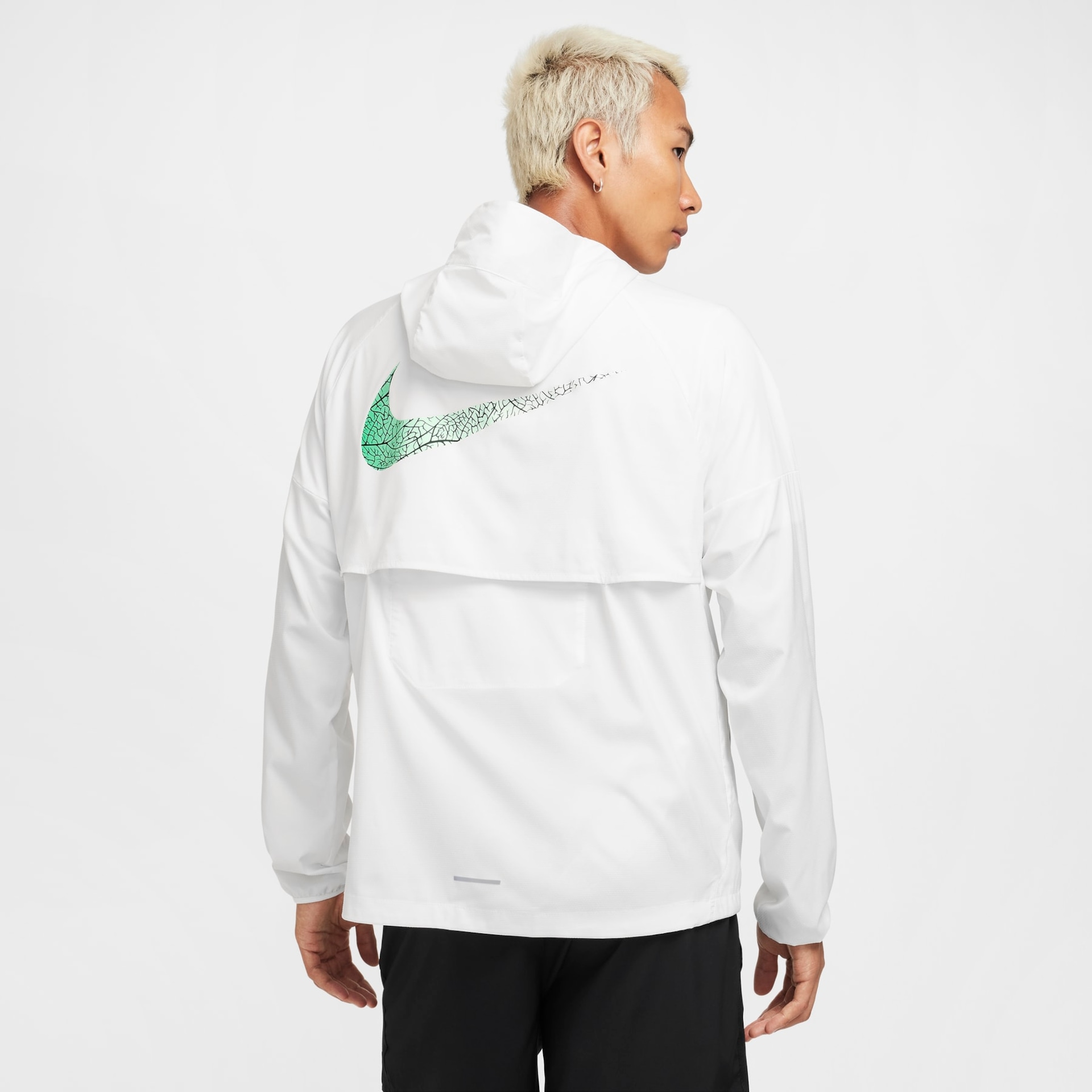 Jaqueta Nike Dri-FiT Light Kipchoge Masculina - Foto 2
