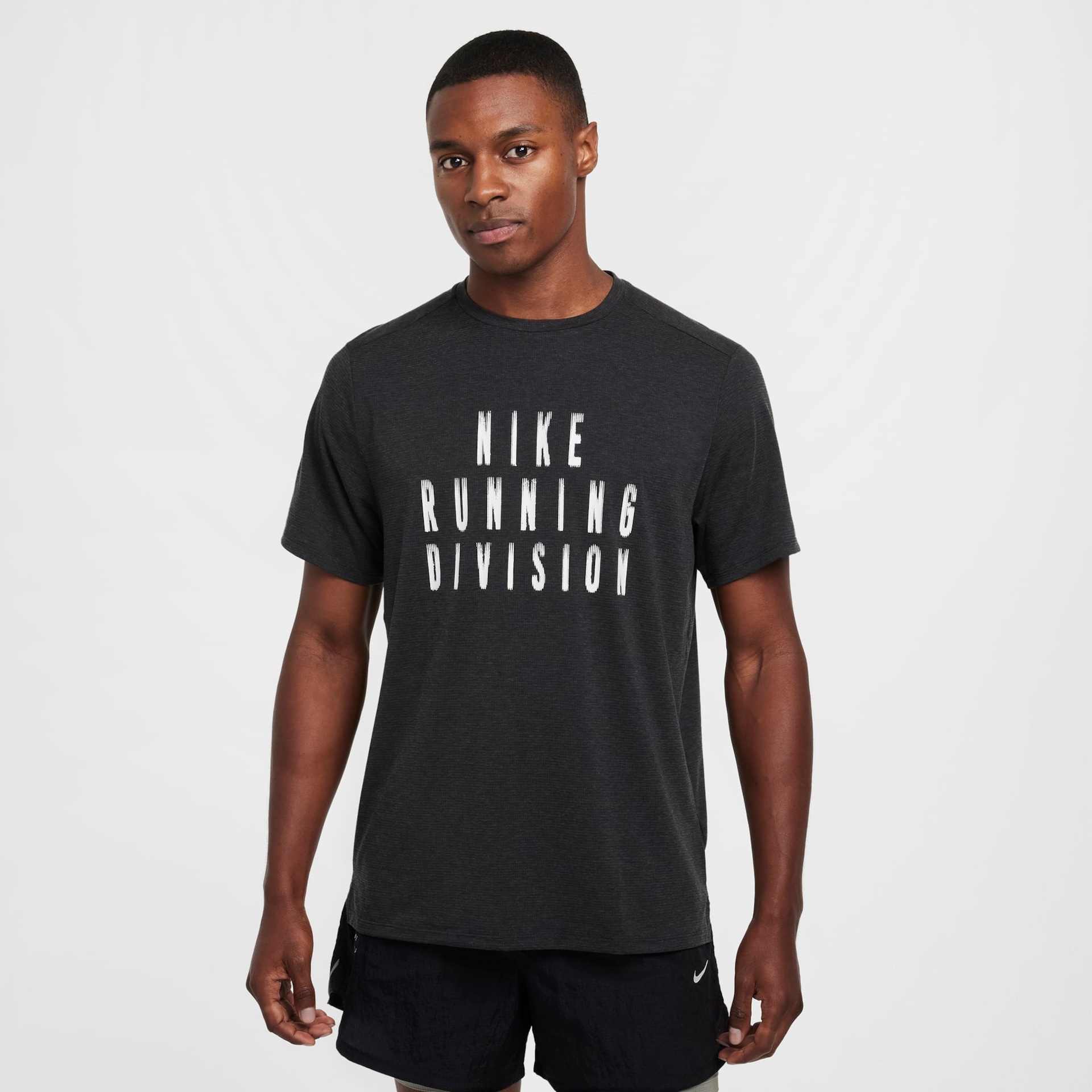 Camiseta Nike Dri-FIT Rise365 Masculina - Foto 1