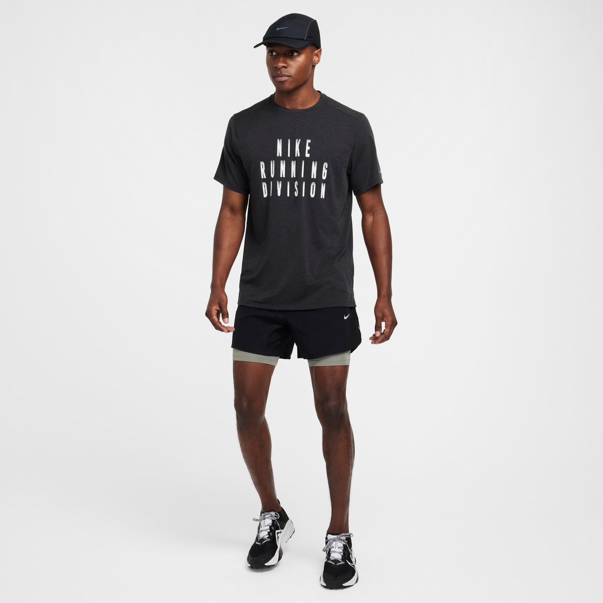 Camiseta Nike Dri-FIT Rise365 Masculina - Foto 7