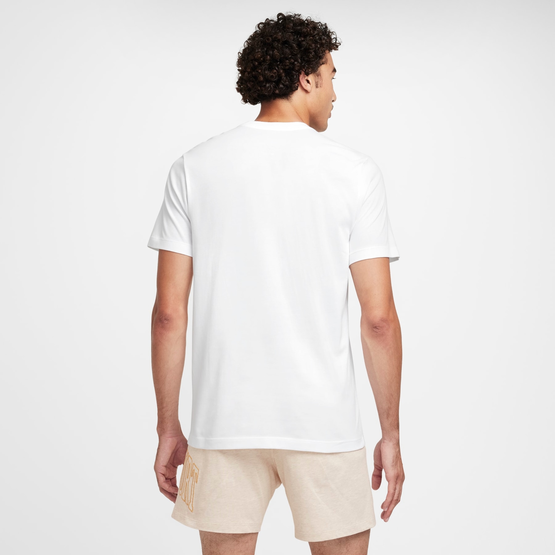 Camiseta NikeCourt Dri-FIT Heritage Masculina - Foto 2