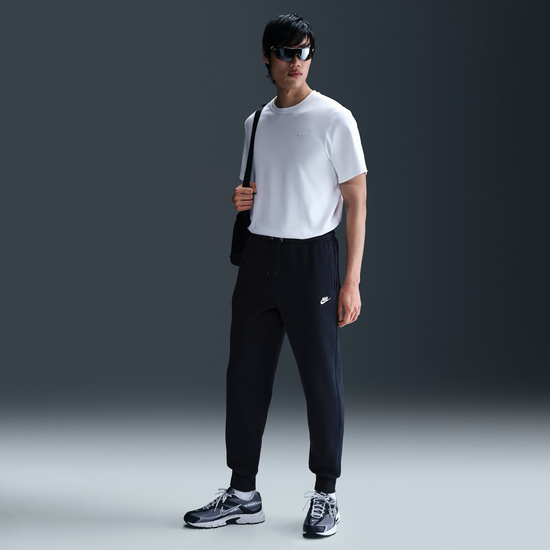 Calça Nike Futura Jogger Masculina - Foto 1