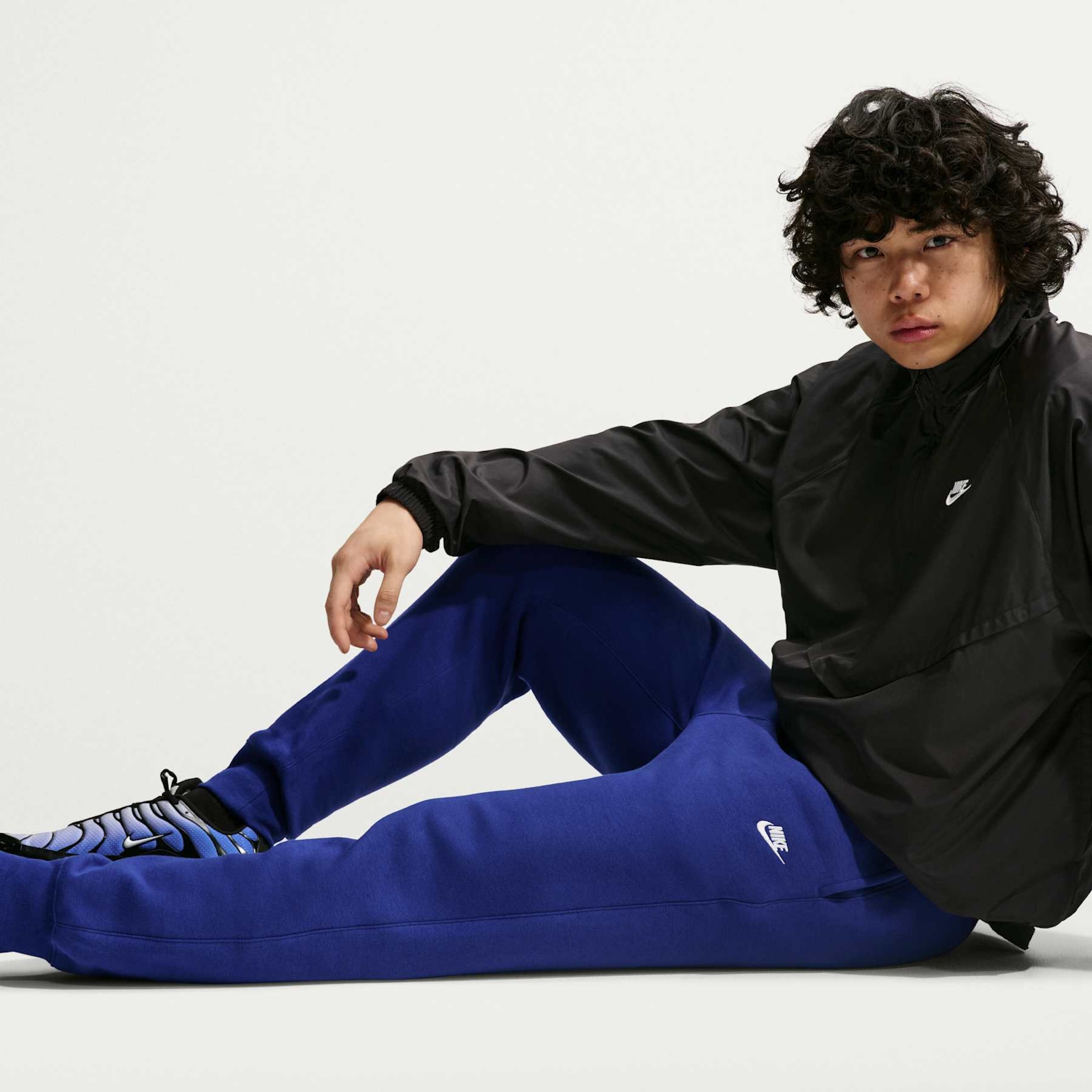 Calça Nike Futura Jogger Masculina - Foto 4
