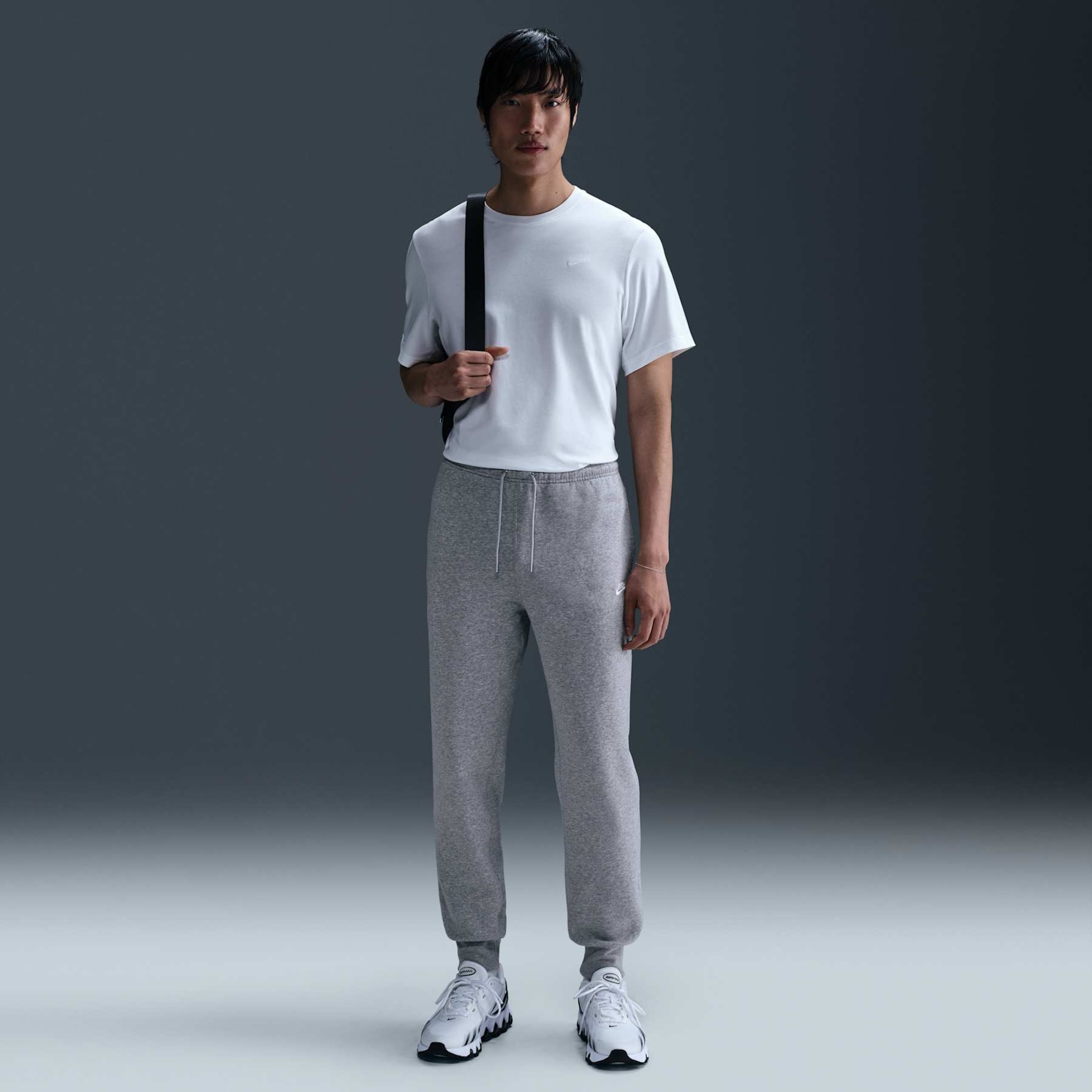 Calça Nike Futura Jogger Masculina - Foto 1