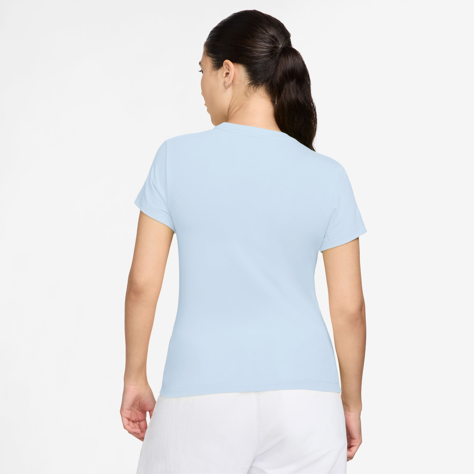 Camiseta Nike Sportswear Chill Knit Feminina - Foto 3