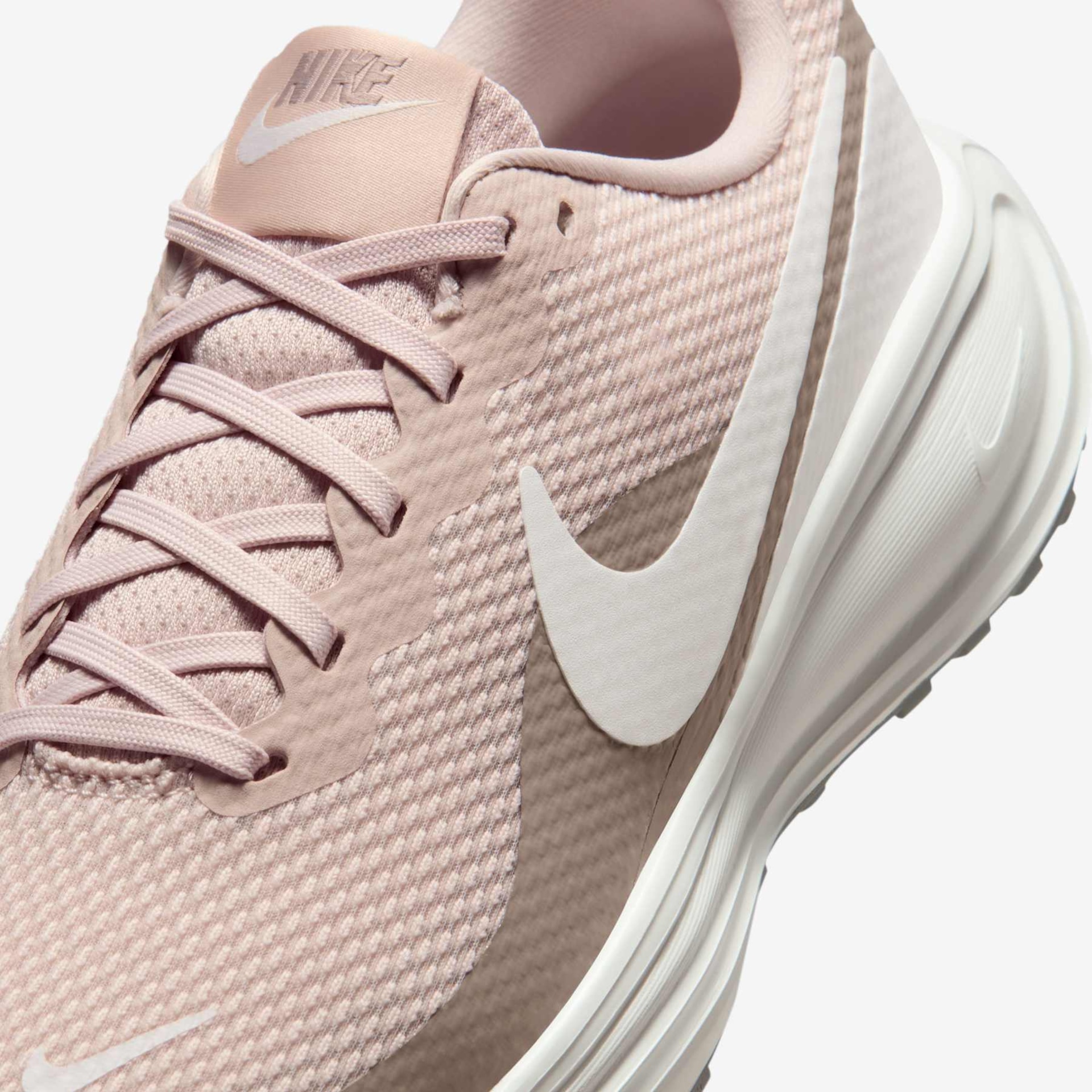 Tênis Nike Revolution 8 Feminino - Foto 7