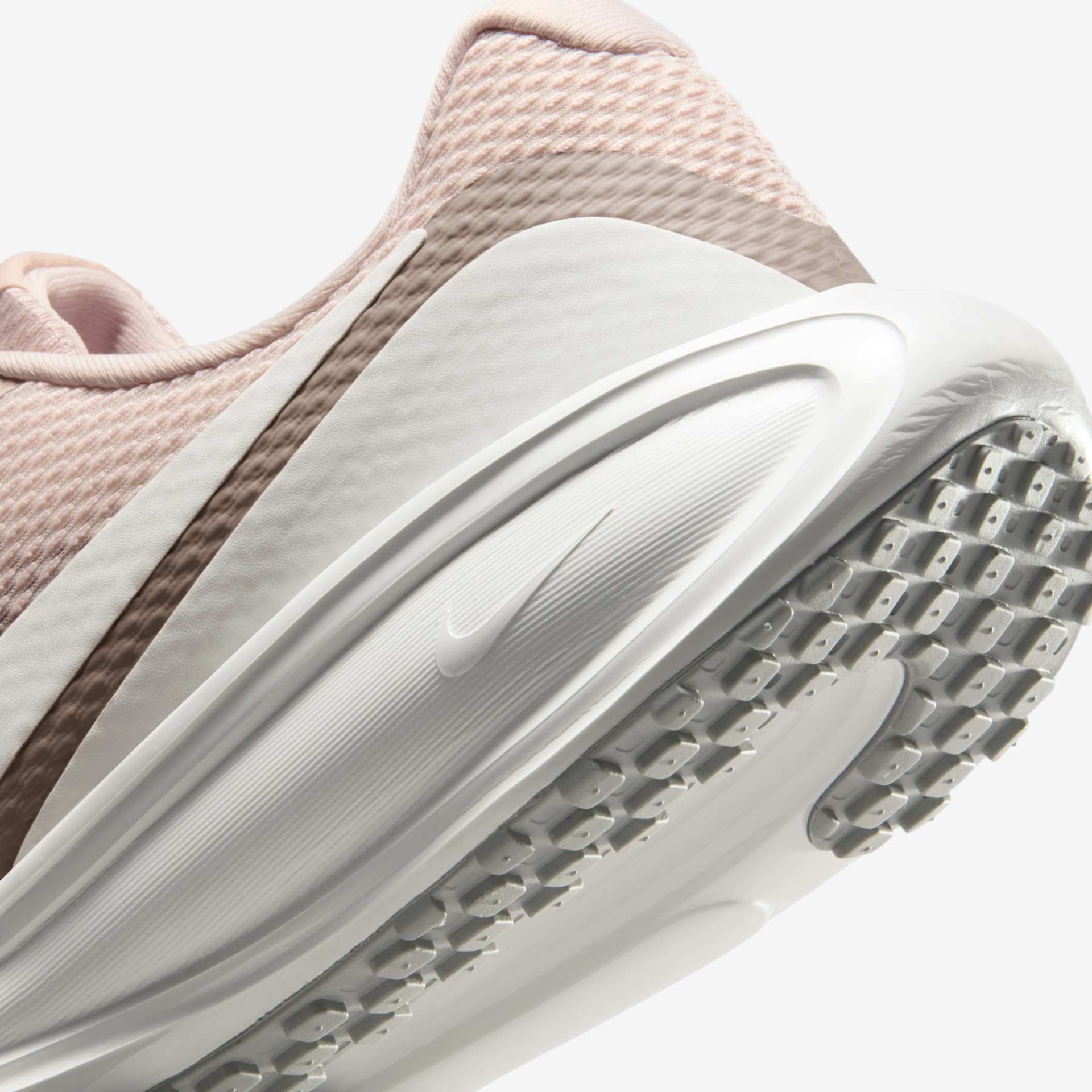 Tênis Nike Revolution 8 Feminino - Foto 8