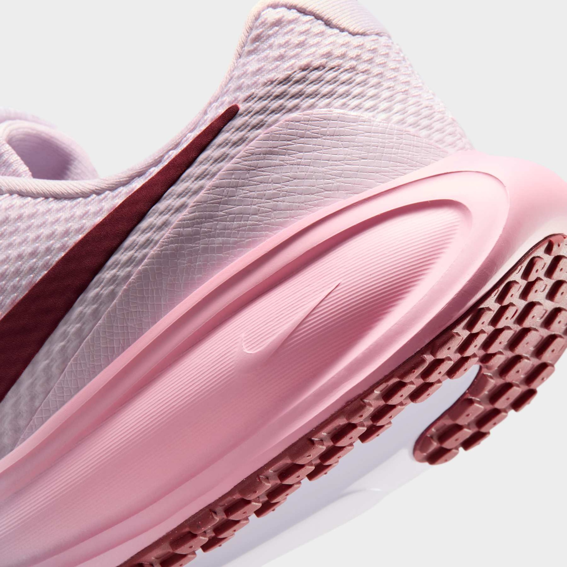 Tênis Nike Revolution 8 Feminino - Foto 8