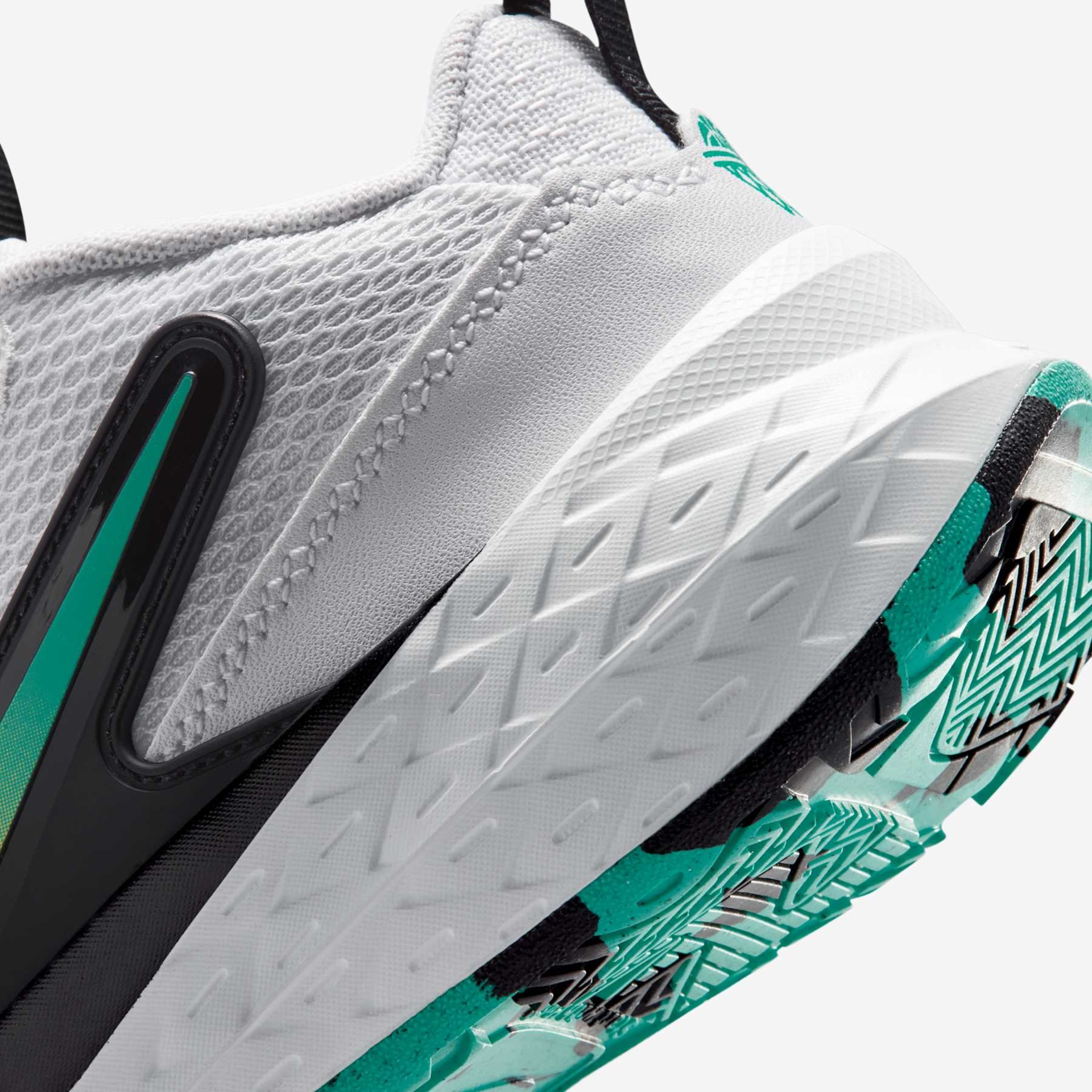 Tênis Nike Team Hustle D12 Infantil - Foto 8