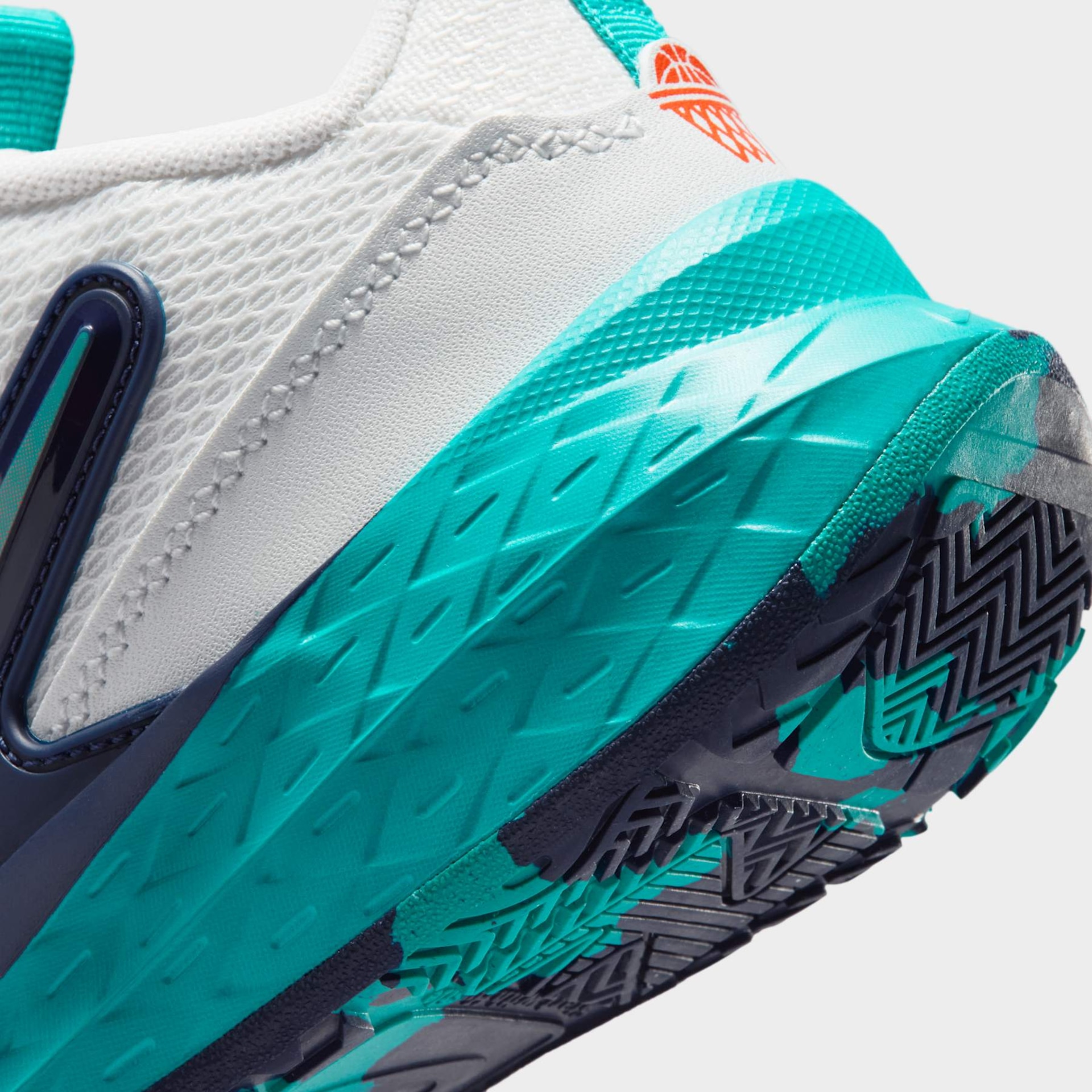 Tênis Nike Team Hustle D12 Infantil - Foto 8
