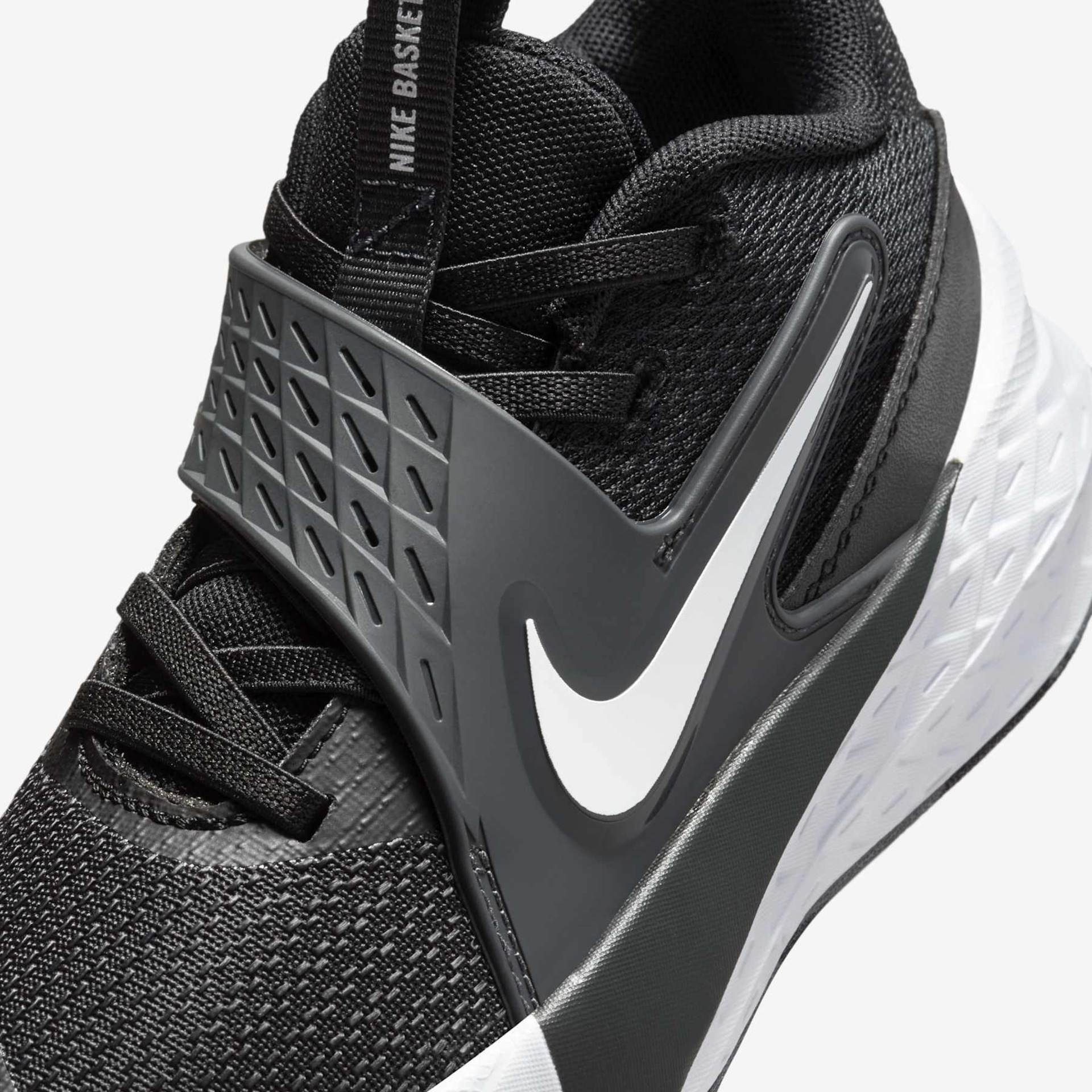 Tênis Nike Team Hustle D12 Infantil - Foto 7