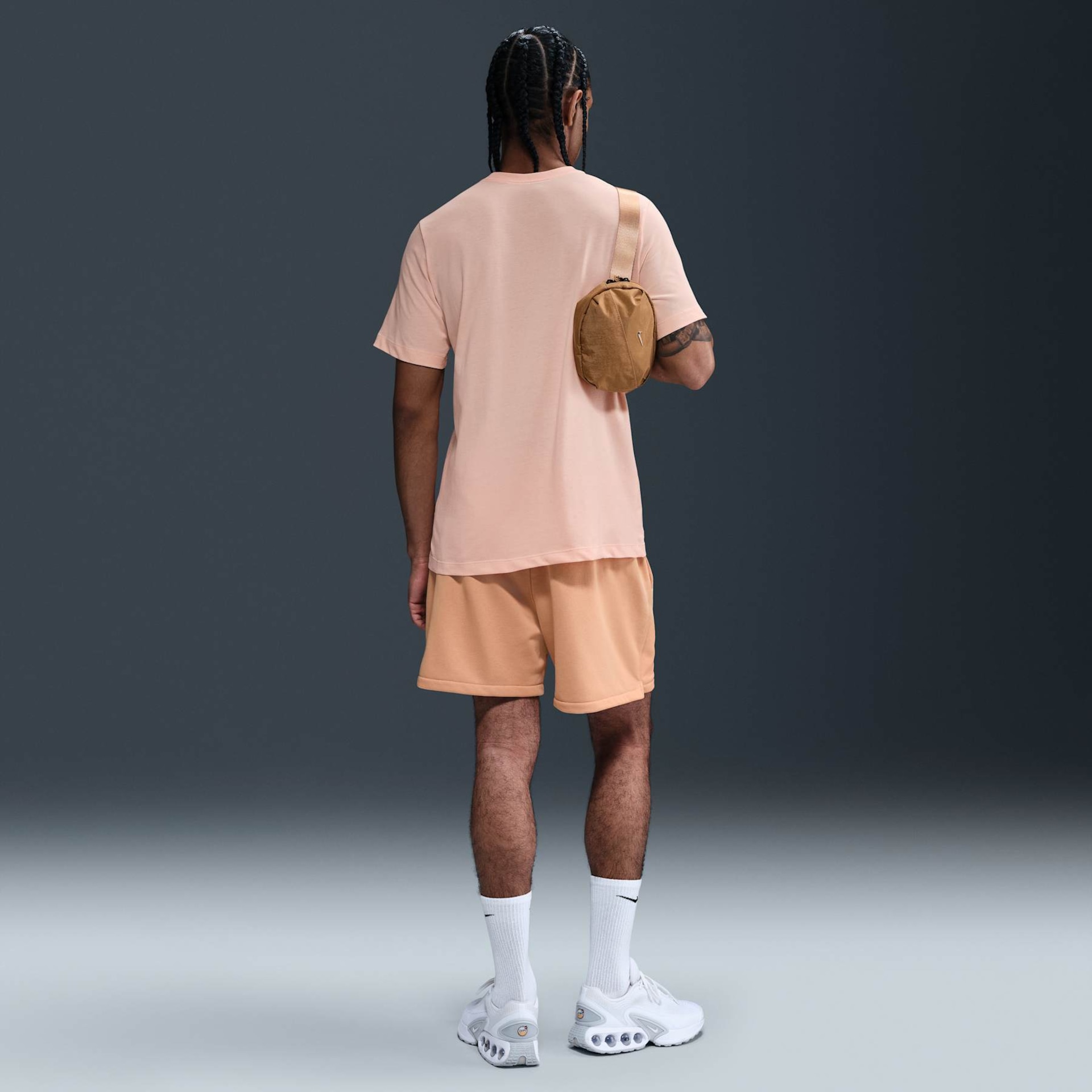 Camiseta Nike Sportswear 12MO Futura Masculina - Foto 5