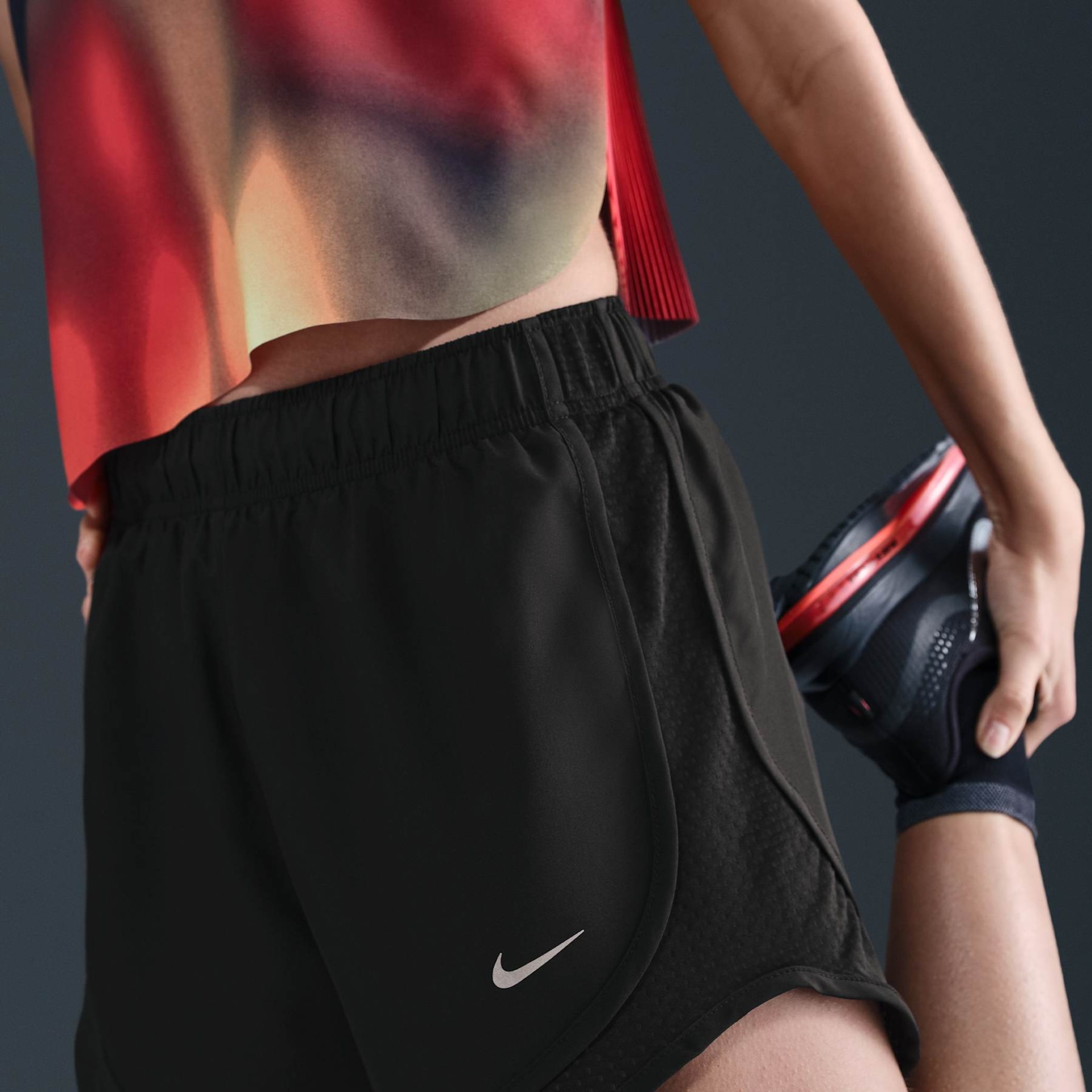 Shorts Nike Dri-Fit Tempo Feminino - Foto 5