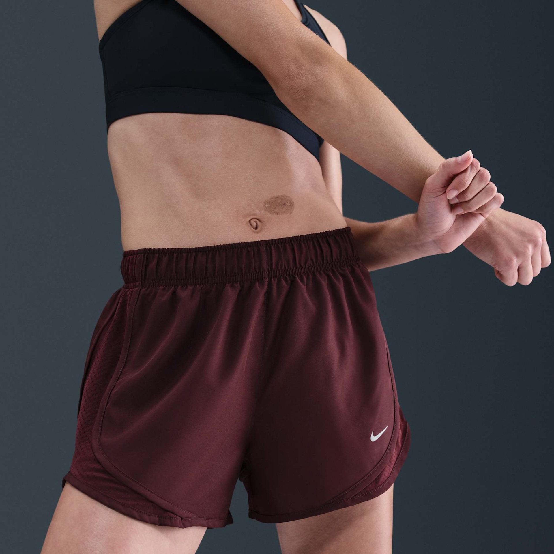 Shorts Nike Dri-Fit Tempo Feminino - Foto 2