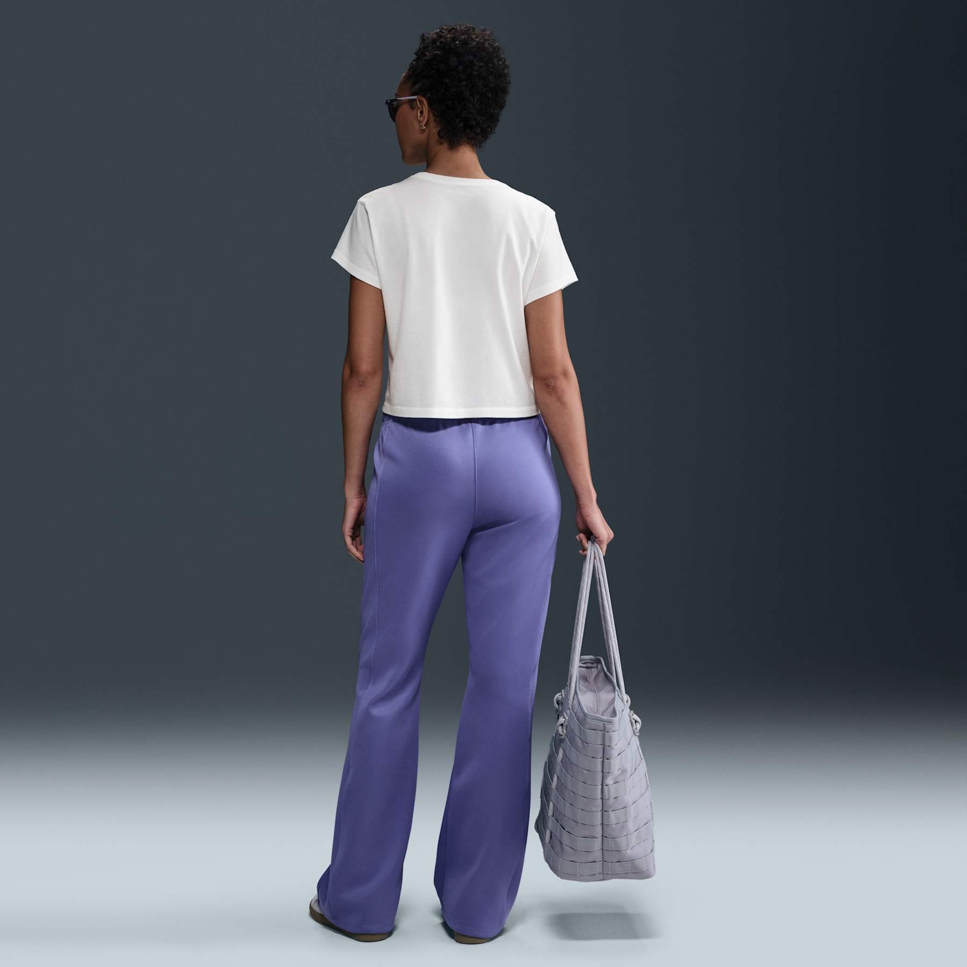 Camiseta Nike Sportswear Phoenix Feminina - Foto 5