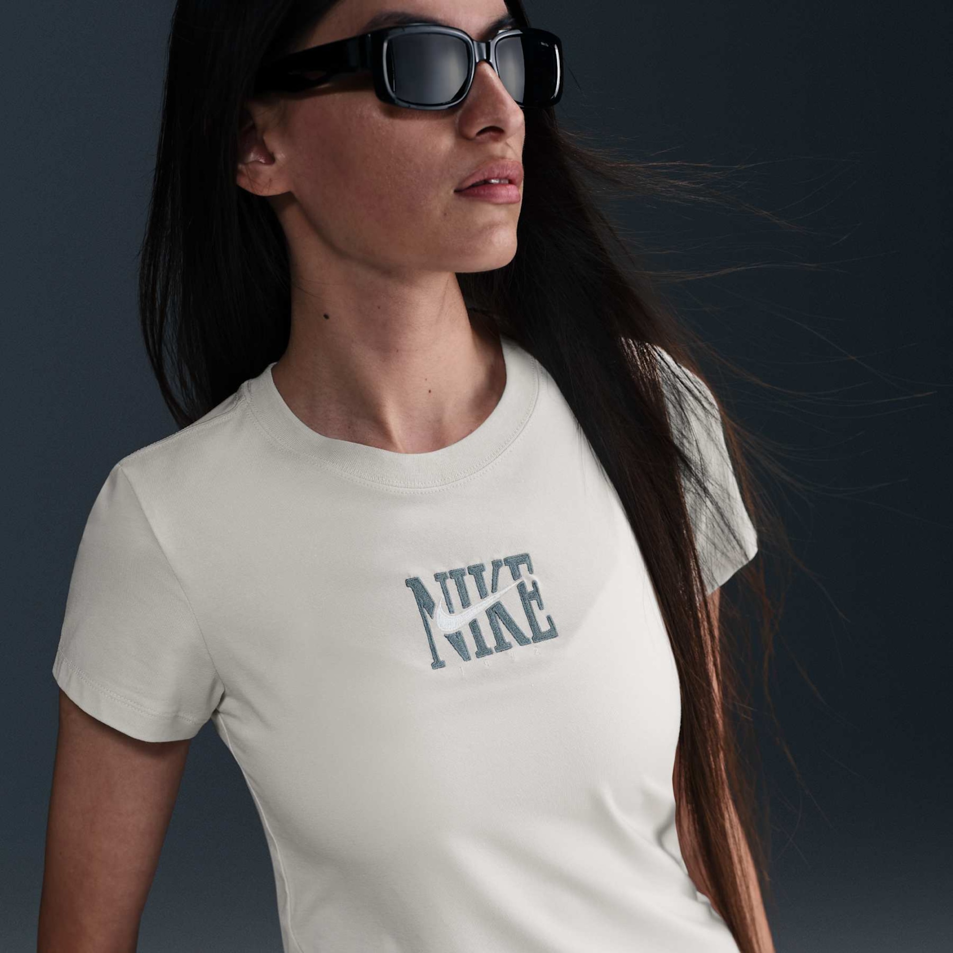 Camiseta Nike Sportswear Essential GRX Feminina - Foto 1
